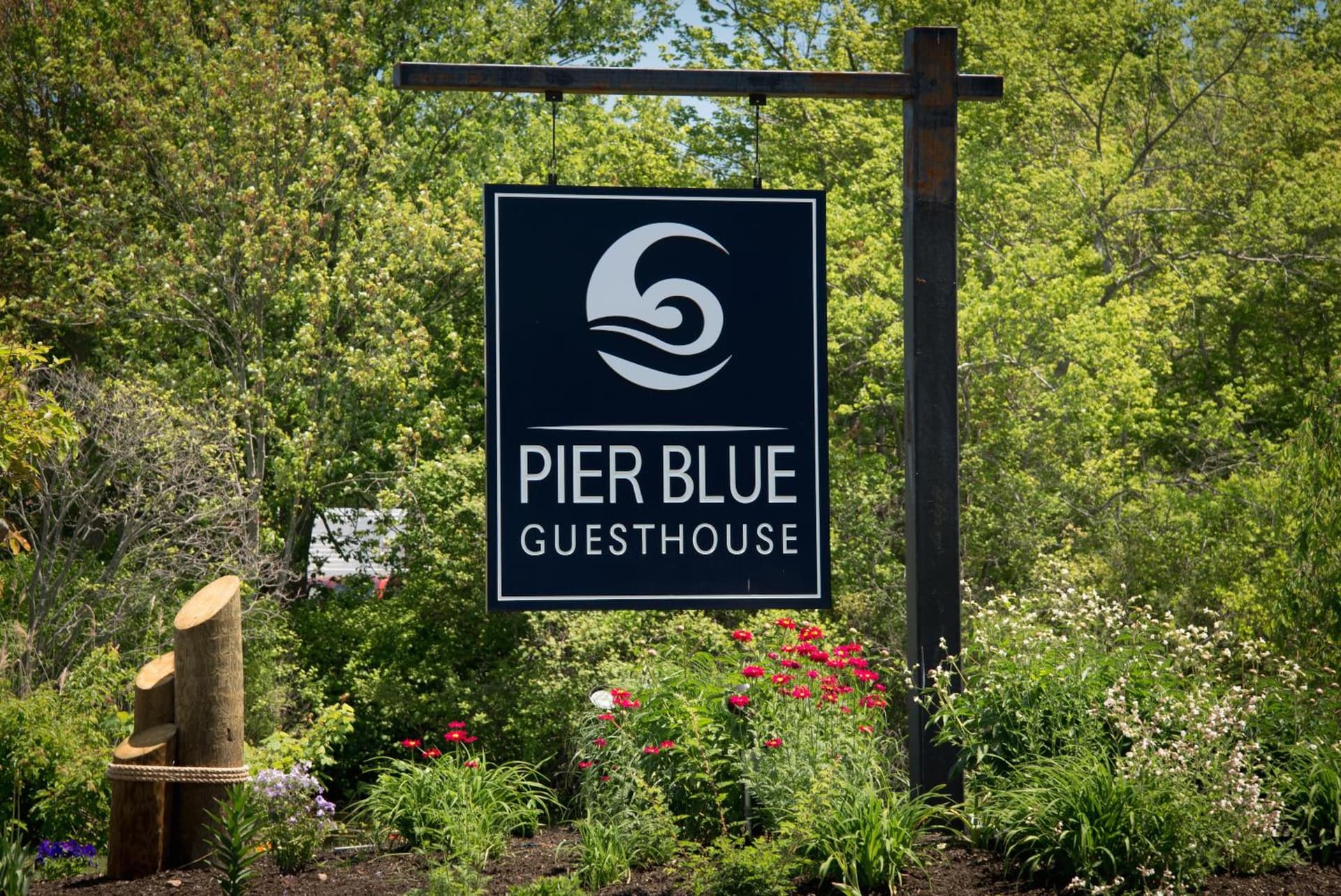 PIER BLUE INN Old Saybrook - Essex interior in Old Saybrook, CT — gallery photo 2