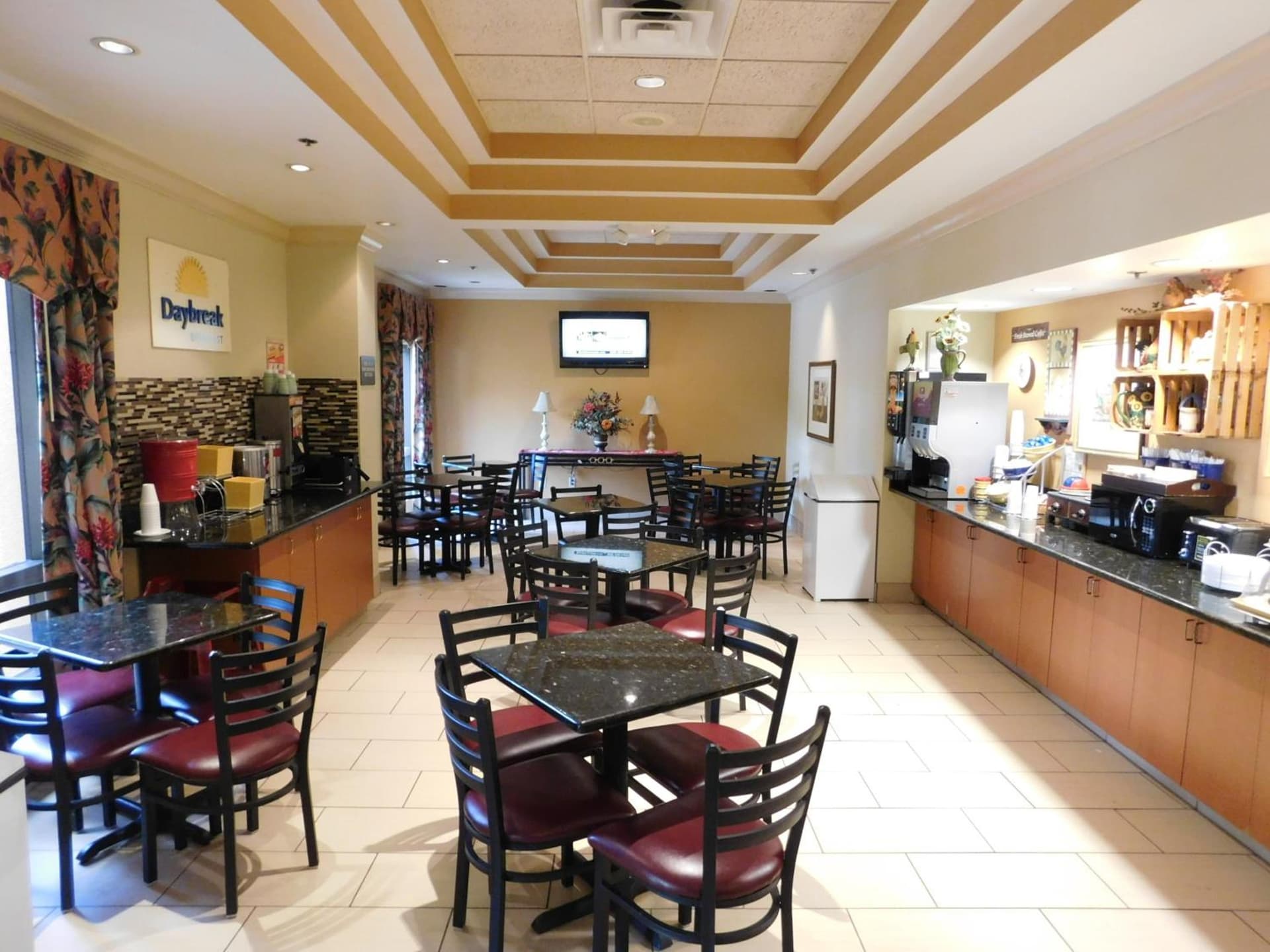 Days Inn & Suites by Wyndham Cedar Rapids gallery photo in Cedar Rapids, IA — image 34