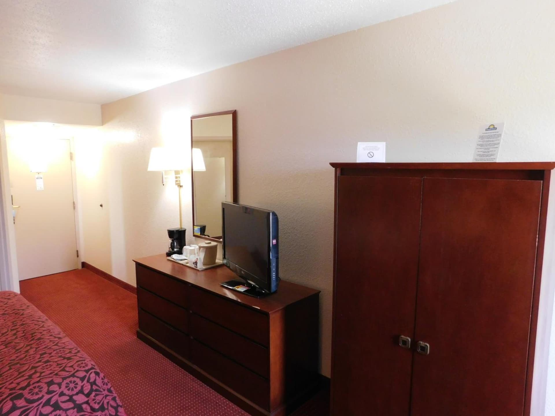 Days Inn & Suites by Wyndham Cedar Rapids gallery photo in Cedar Rapids, IA — image 18