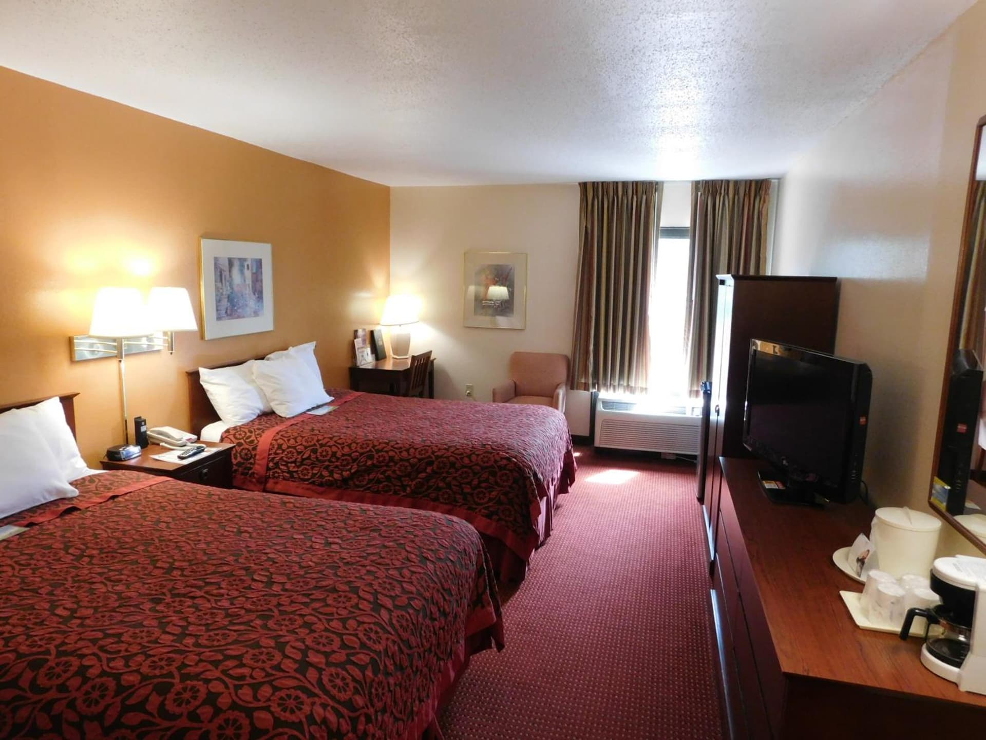 Days Inn & Suites by Wyndham Cedar Rapids gallery photo in Cedar Rapids, IA — image 37