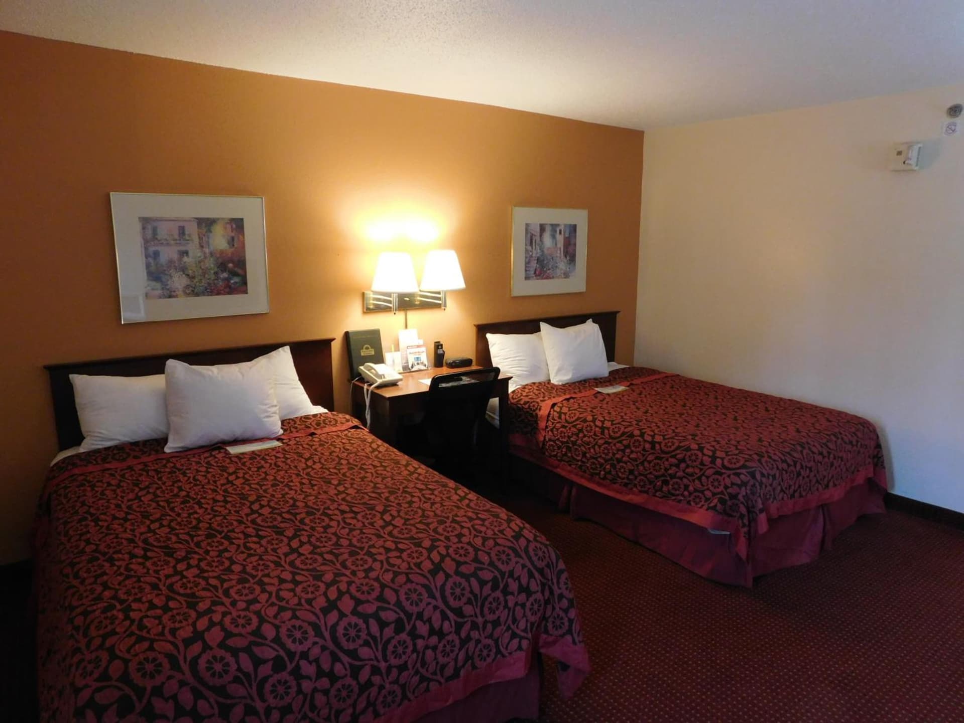 Days Inn & Suites by Wyndham Cedar Rapids gallery photo in Cedar Rapids, IA — image 31