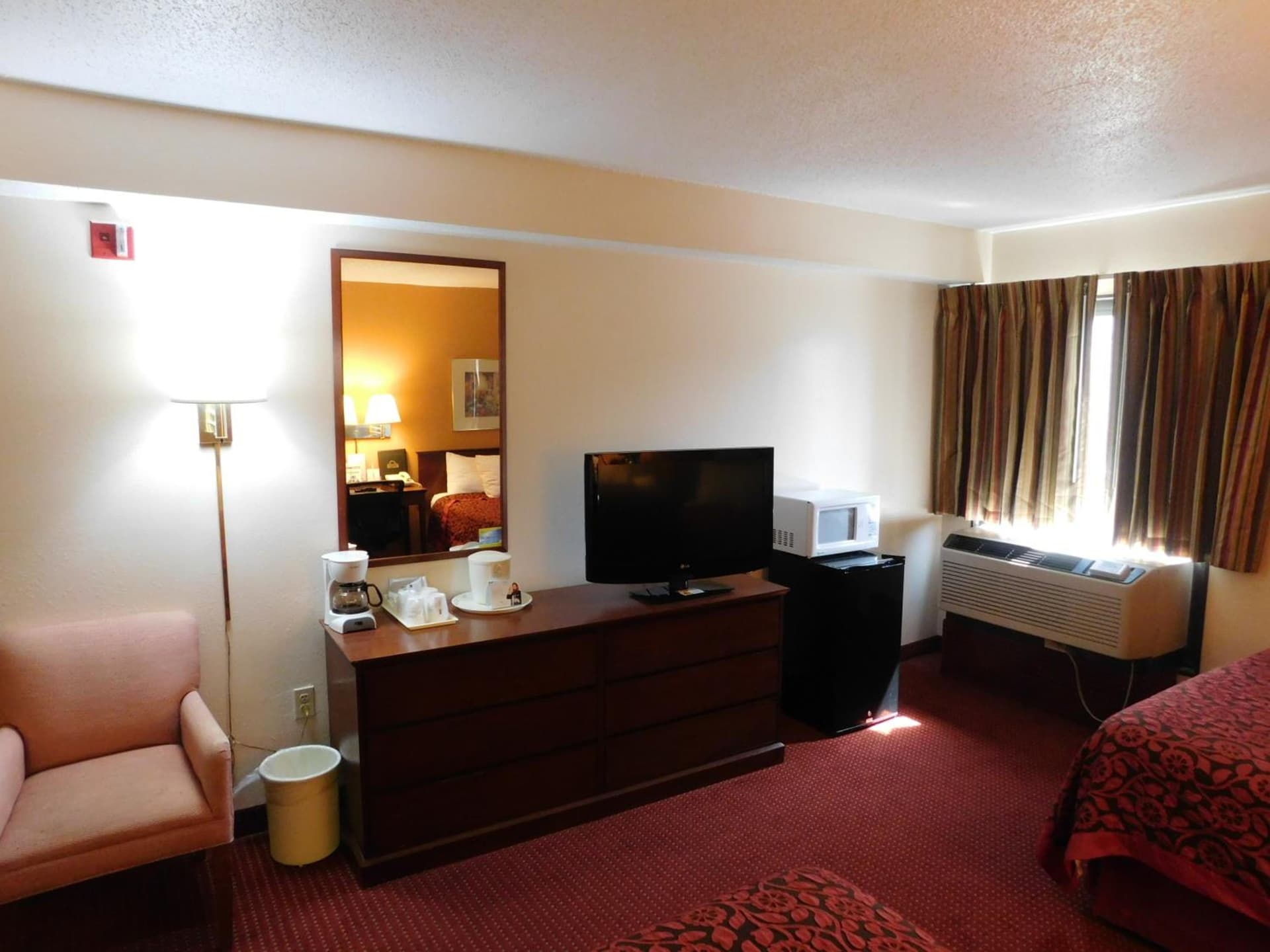 Days Inn & Suites by Wyndham Cedar Rapids gallery photo in Cedar Rapids, IA — image 22