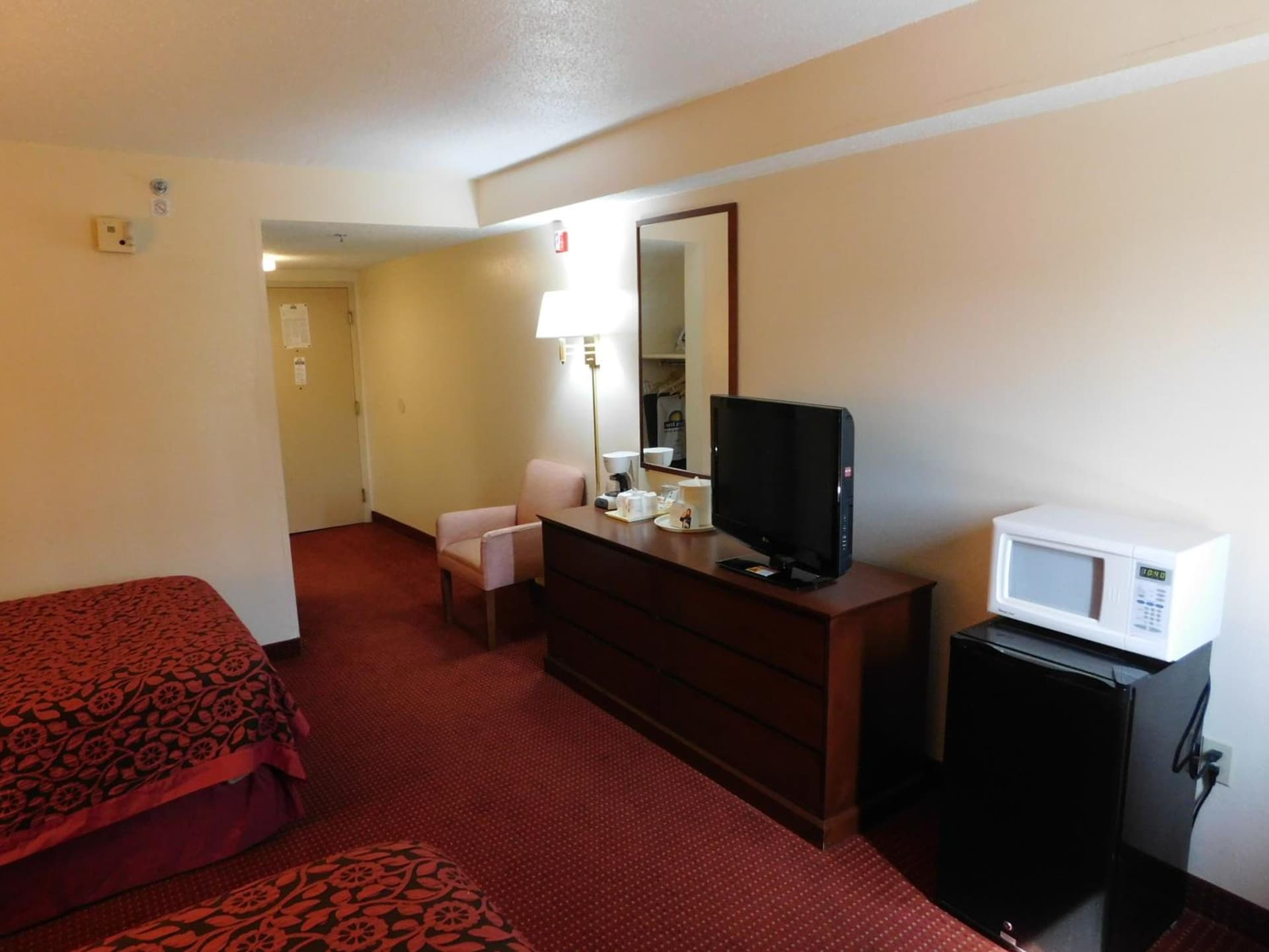 Days Inn & Suites by Wyndham Cedar Rapids gallery photo in Cedar Rapids, IA — image 16