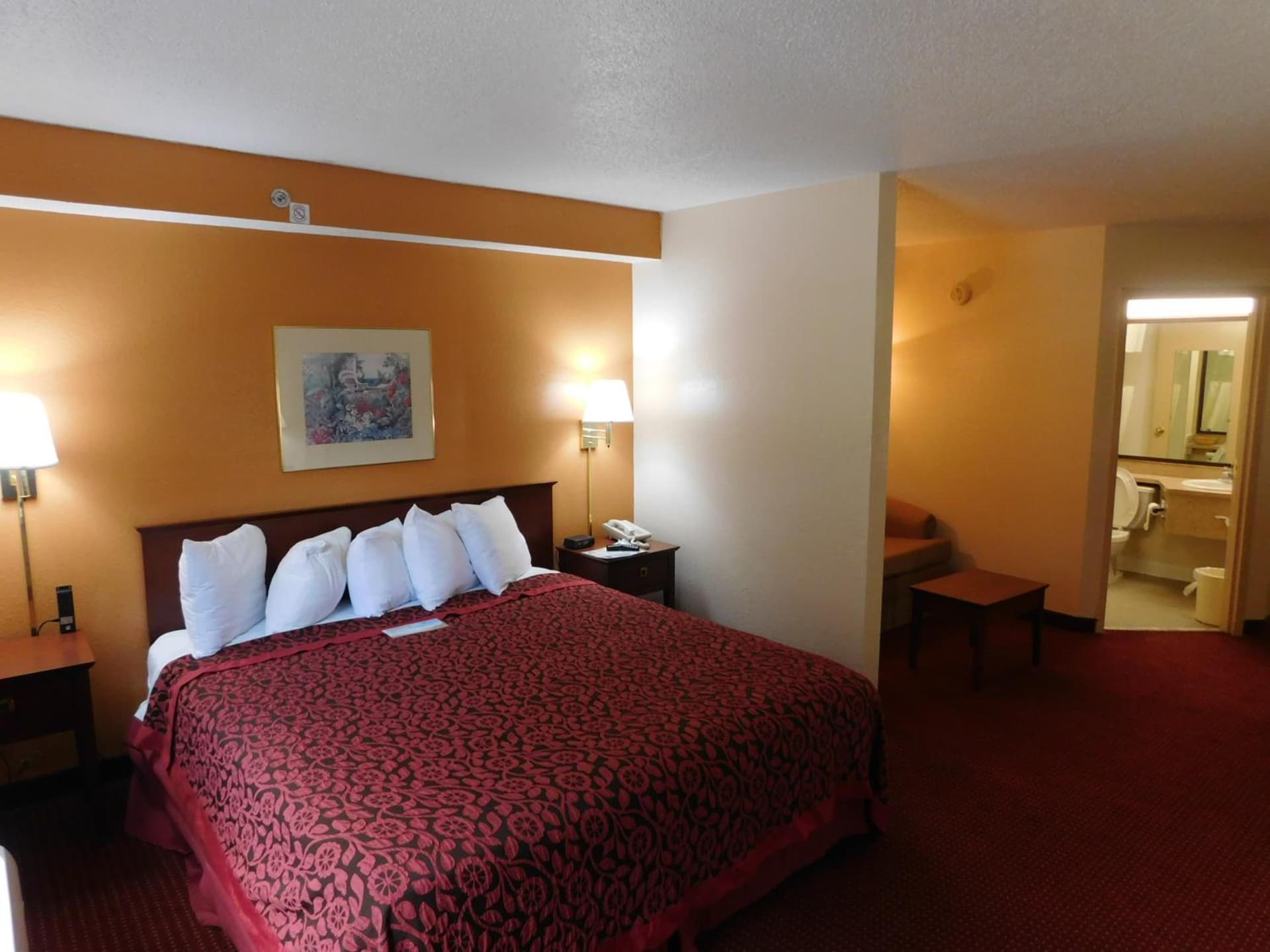 Days Inn & Suites by Wyndham Cedar Rapids gallery photo in Cedar Rapids, IA — image 23