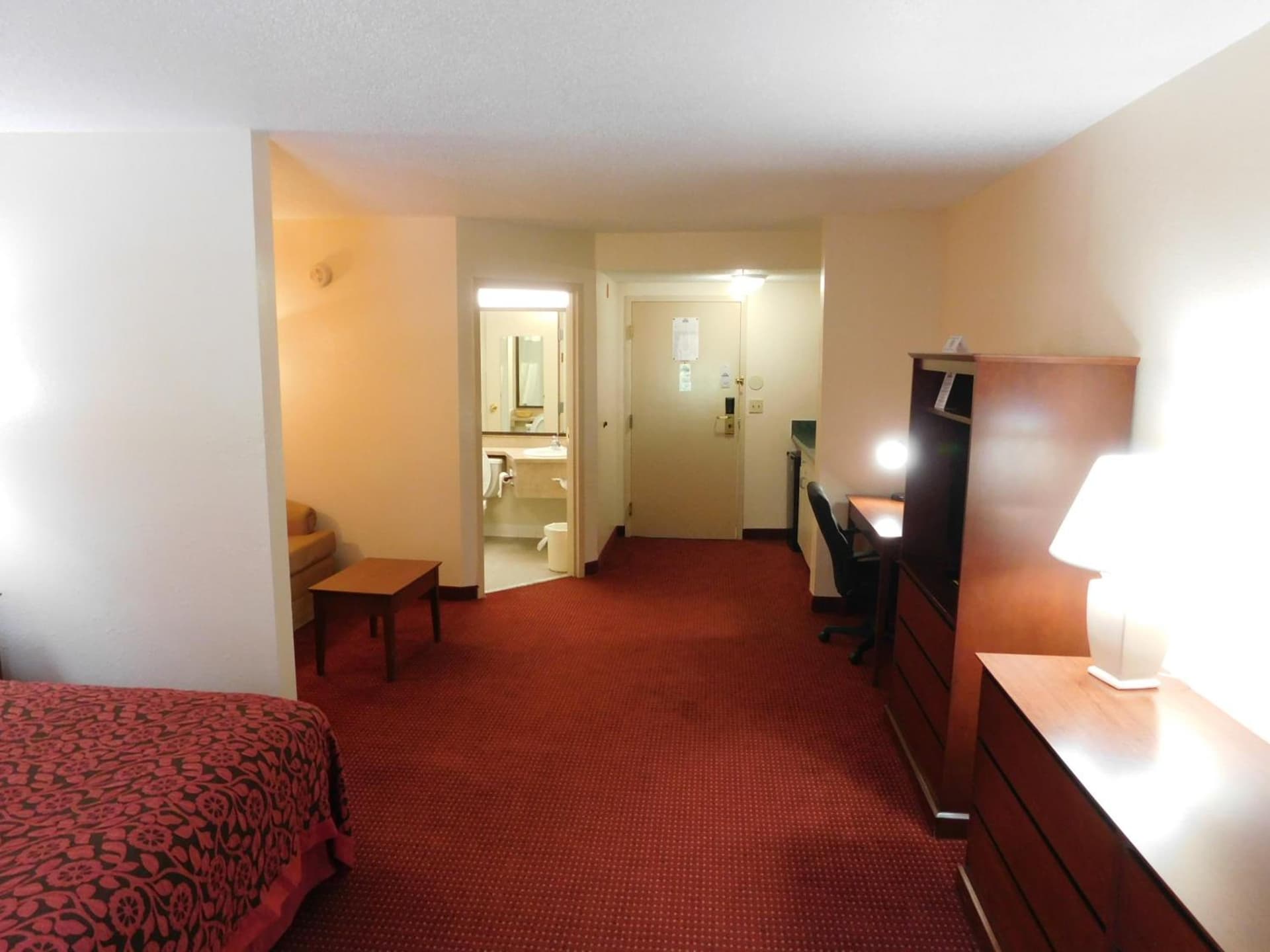 Days Inn & Suites by Wyndham Cedar Rapids gallery photo in Cedar Rapids, IA — image 24