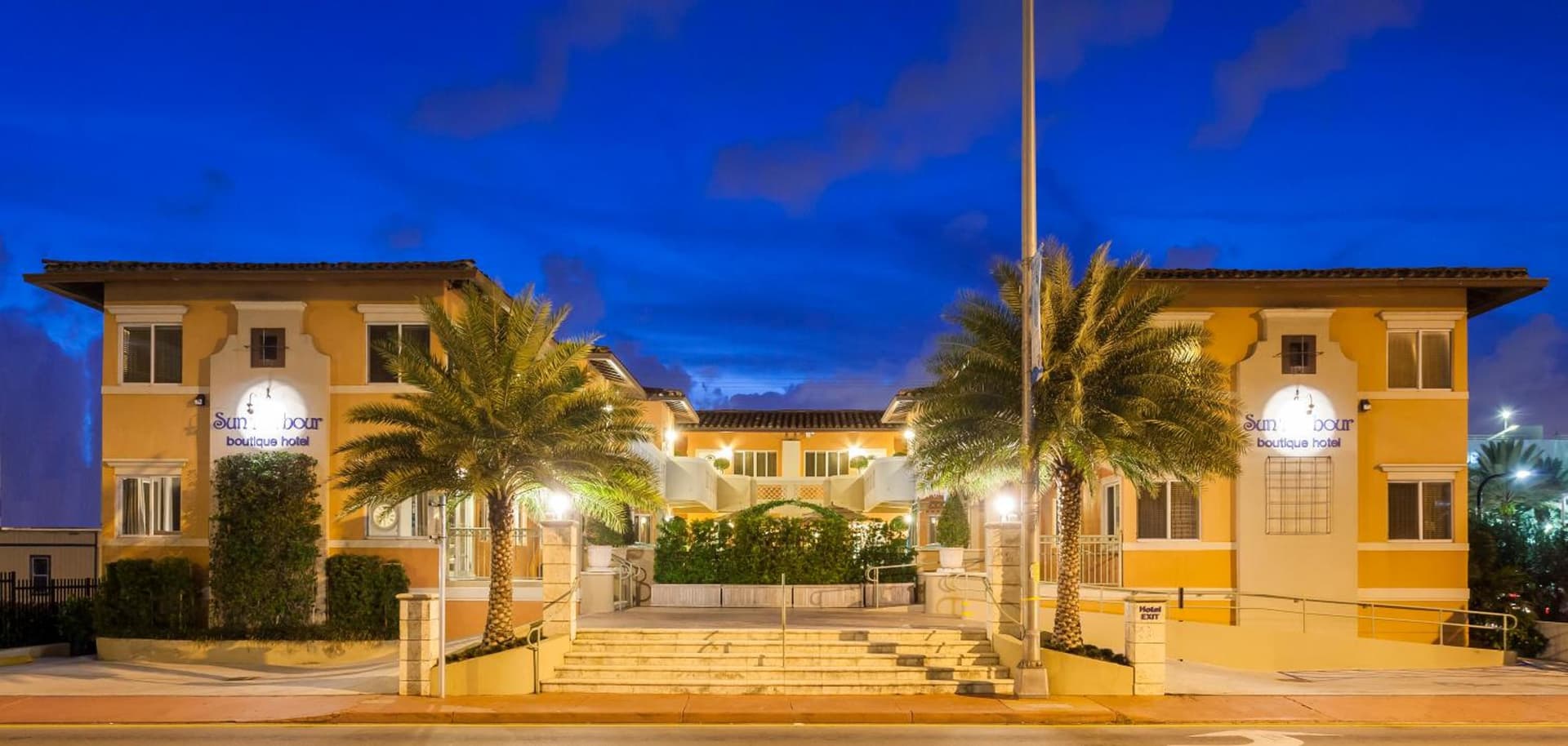 Sun Harbour Boutique Hotel featured exterior or lobby in Miami Beach, FL — similar hotel