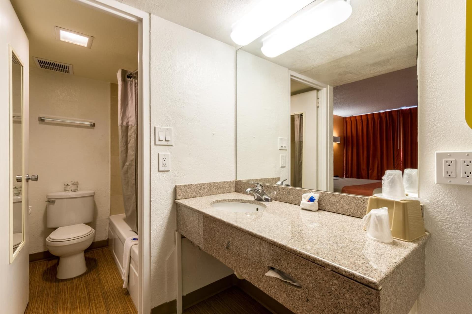 Motel 6 Glendale Phoenix gallery photo in Glendale, AZ — image 49