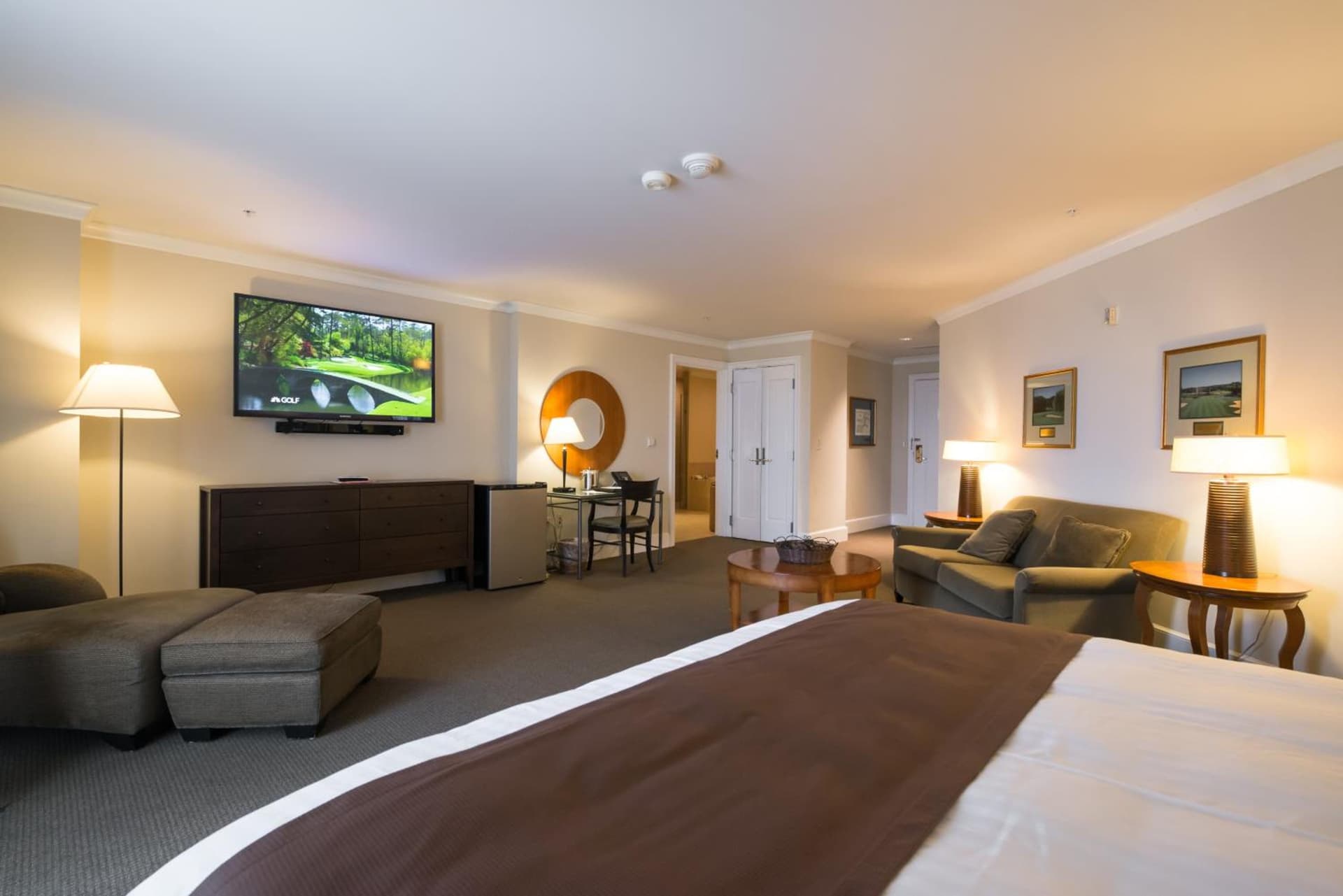 The Glen Club property views in Glenview, IL — gallery photo 3
