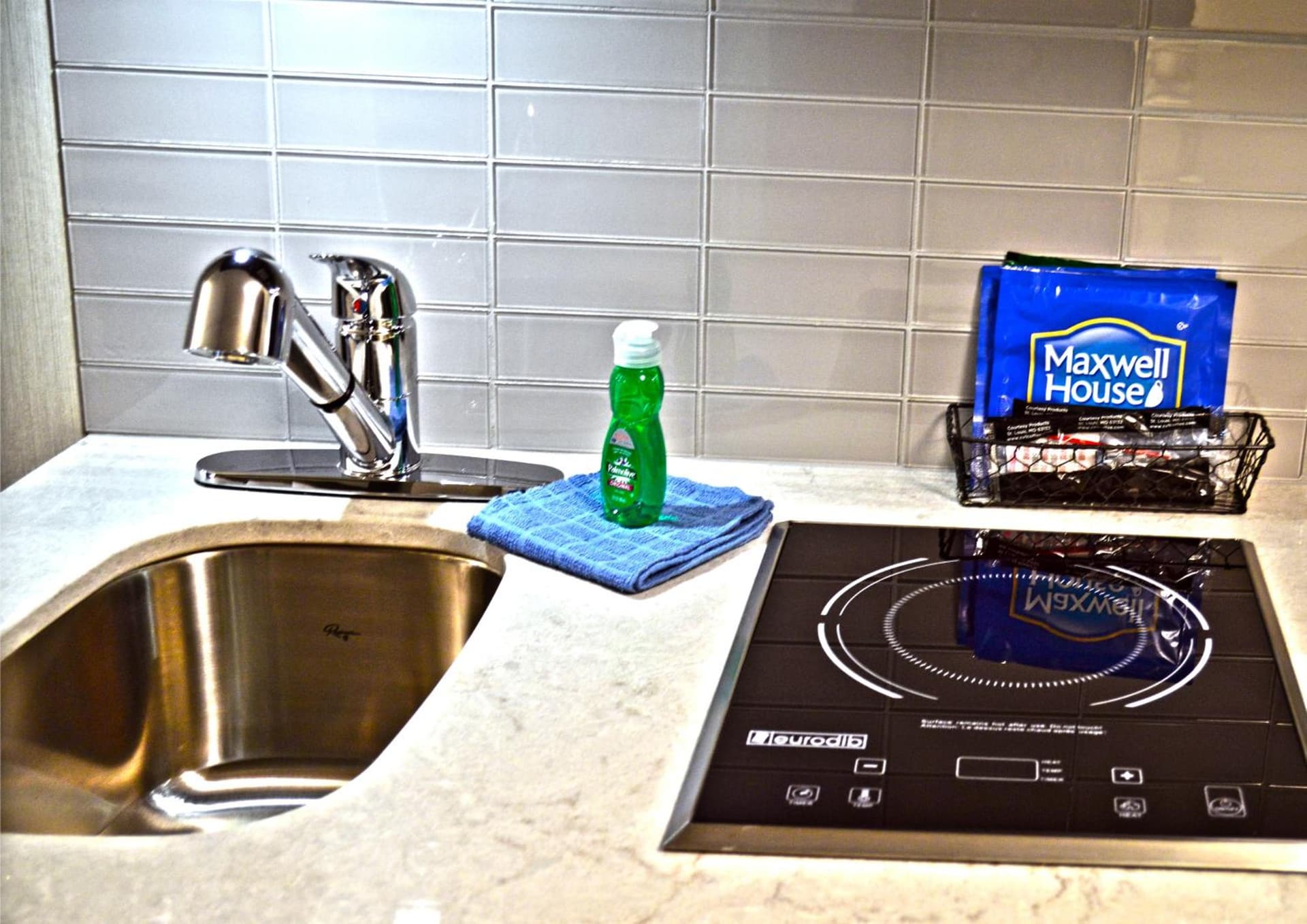 Holiday Inn & Suites Syracuse Airport - Liverpool by IHG gallery photo in Liverpool, NY — image 11