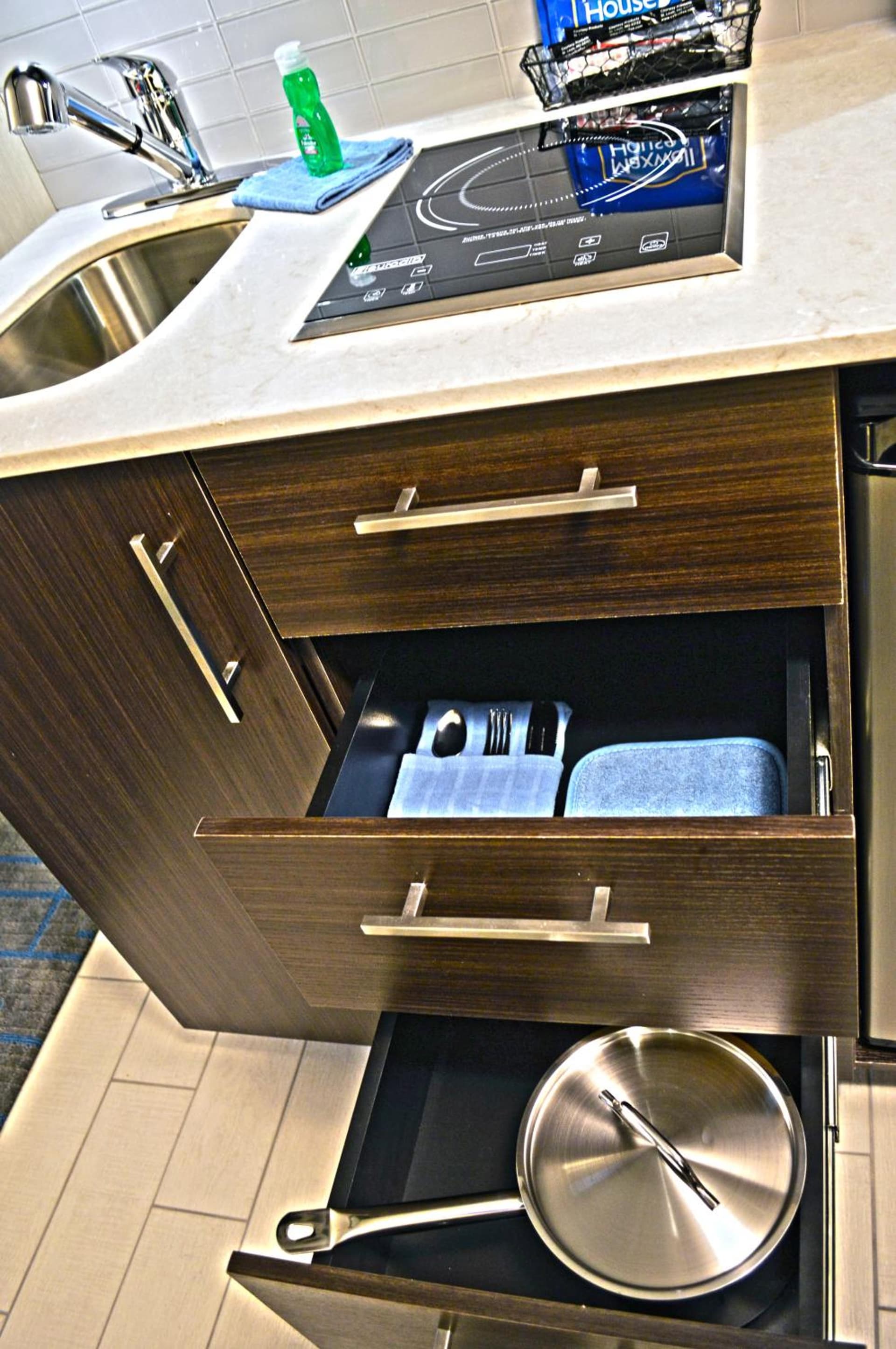 Holiday Inn & Suites Syracuse Airport - Liverpool by IHG gallery photo in Liverpool, NY — image 62