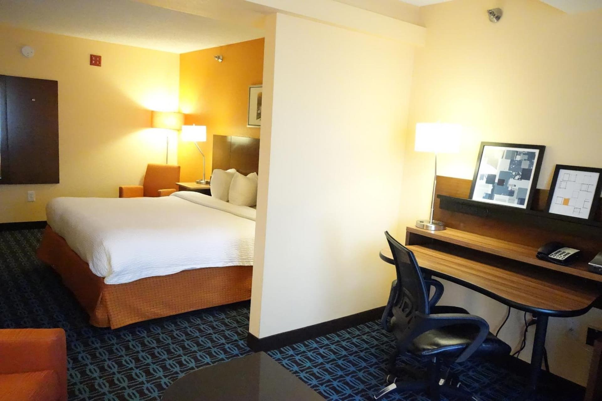 Country Inn & Suites by Radisson, Phoenix Airport, AZ gallery photo in Phoenix, AZ — image 10