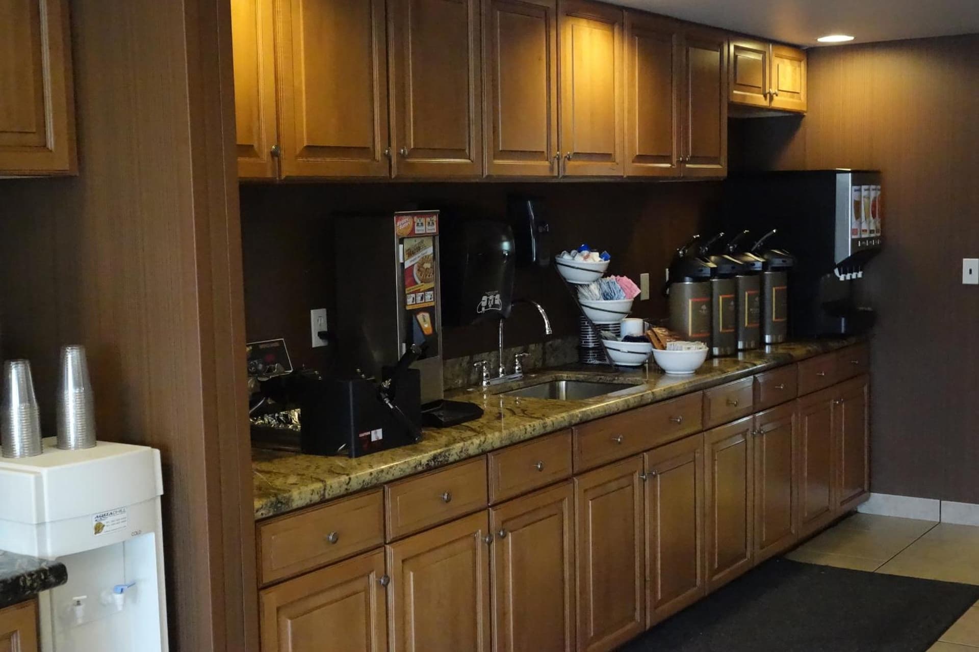 Country Inn & Suites by Radisson, Phoenix Airport, AZ gallery photo in Phoenix, AZ — image 45