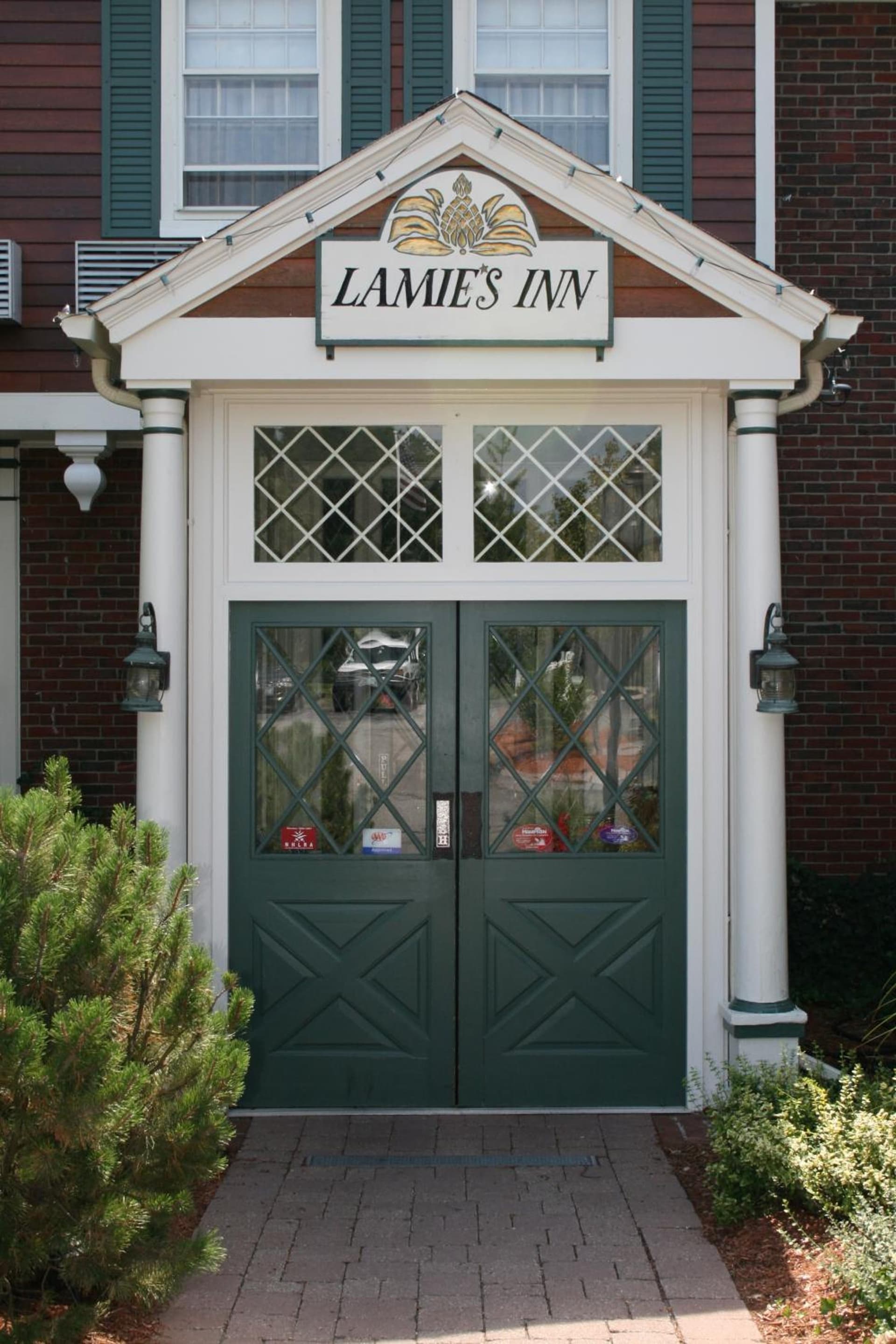 Lamies Inn & The Old Salt Tavern gallery photo in Hampton — image 16