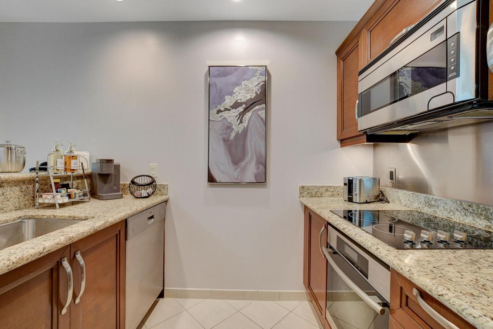 The Blue Hour Suite at MGM Signature Tower 3 with Balcony 5 MIN WALK FROM F1 GRANDSTAND property views in Paradise, NV — gallery photo 3