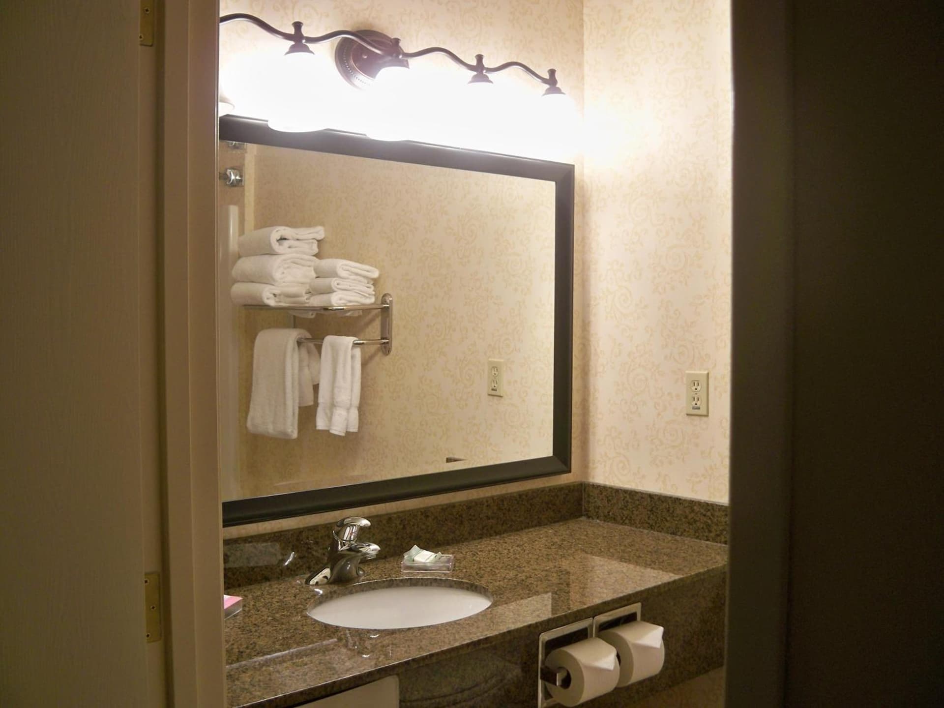 Country Inn & Suites by Radisson, Billings, MT gallery photo in Billings, MT — image 30