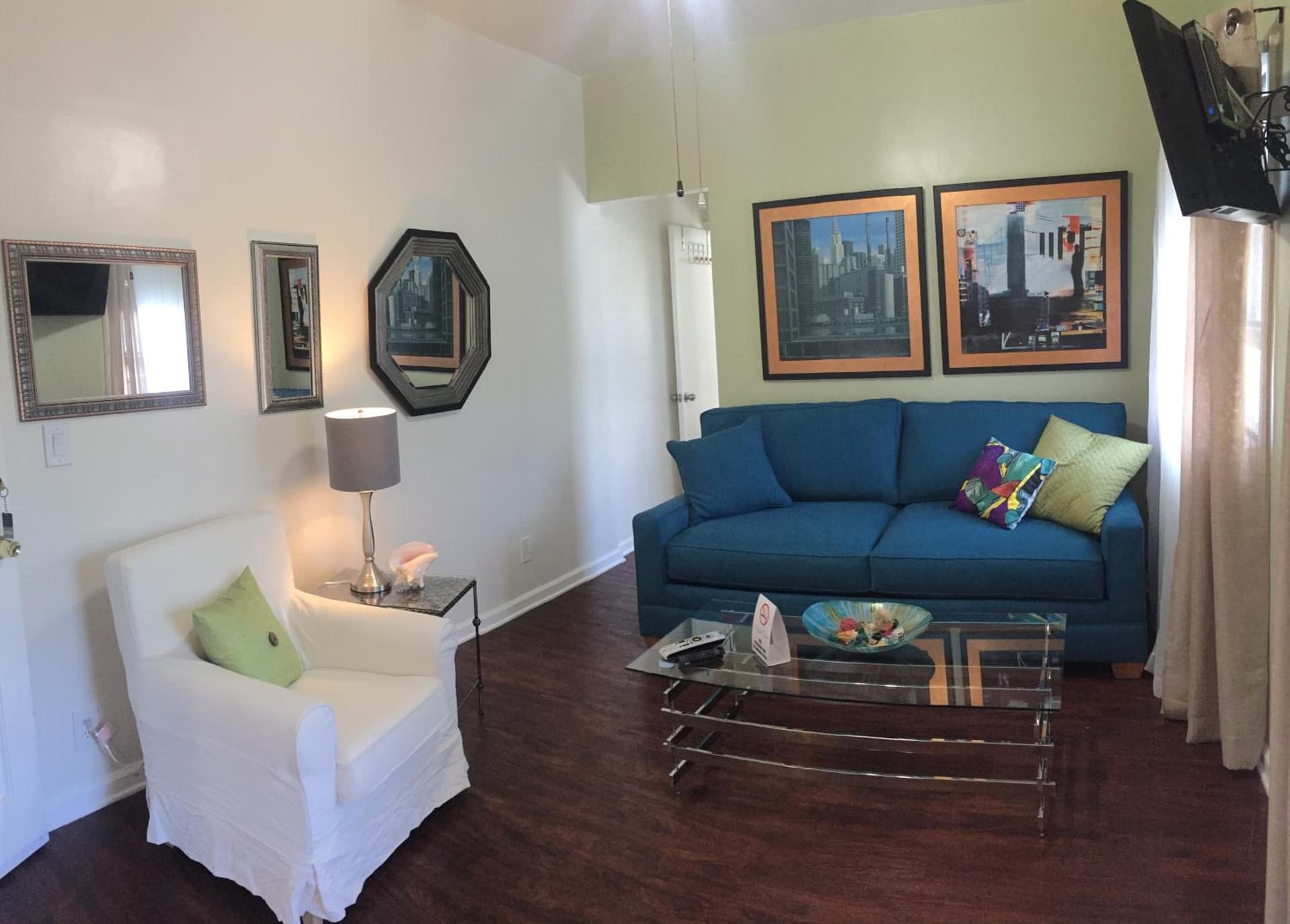 Hotel Royal gallery photo in Long Beach, CA — image 39