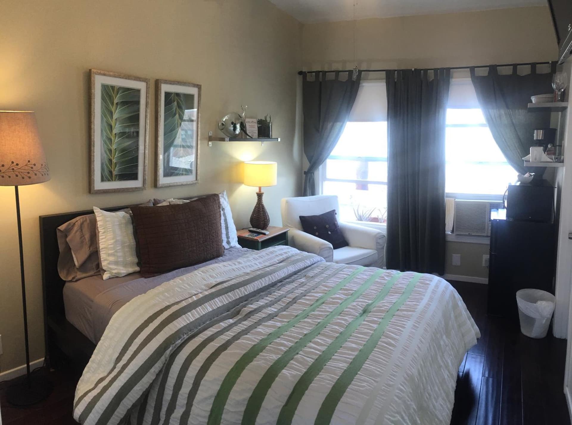 Hotel Royal gallery photo in Long Beach, CA — image 14