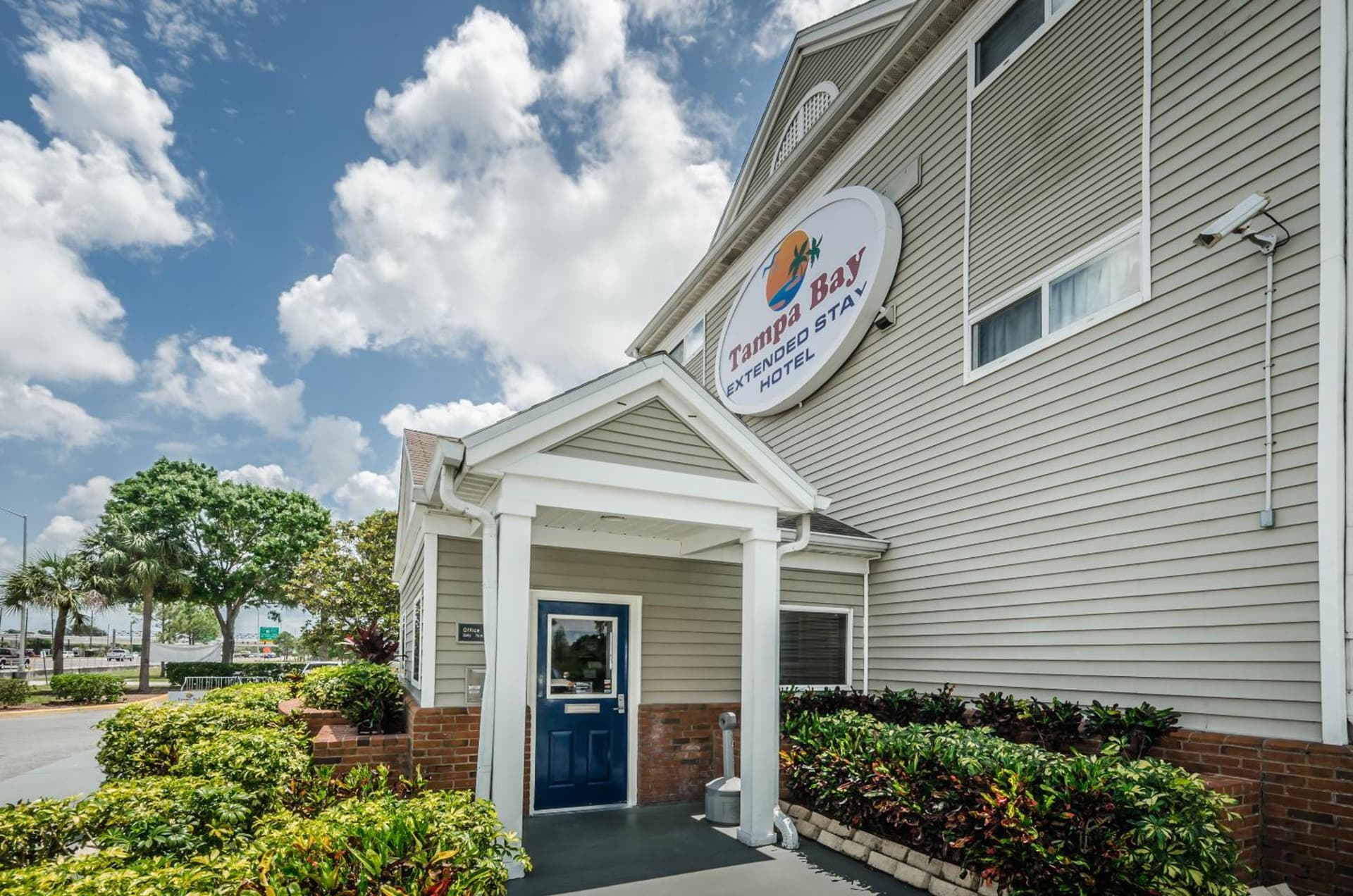 Tampa Bay Extended Stay Hotel property views in Largo, FL — gallery photo 3