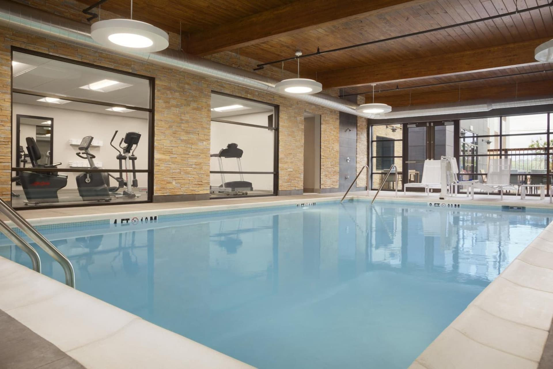 Country Inn & Suites by Radisson Asheville River Arts District gallery photo in Asheville, NC — image 34