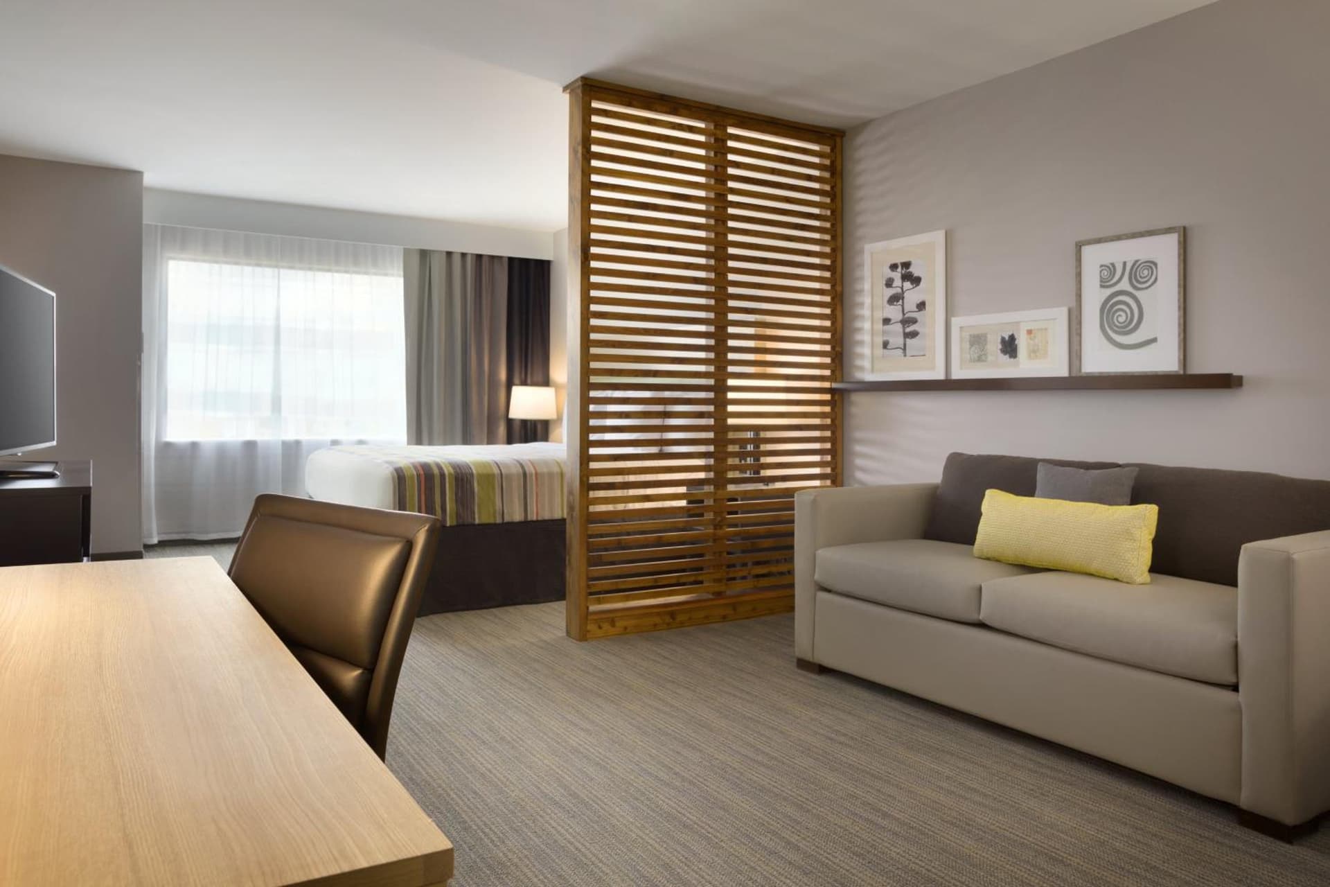 Country Inn & Suites by Radisson Asheville River Arts District gallery photo in Asheville, NC — image 21