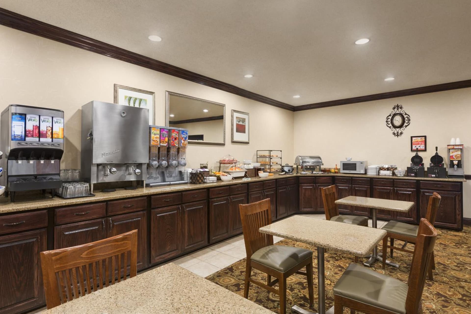 Country Inn & Suites by Radisson, Asheville - Outlet Mall gallery photo in Asheville, NC — image 9