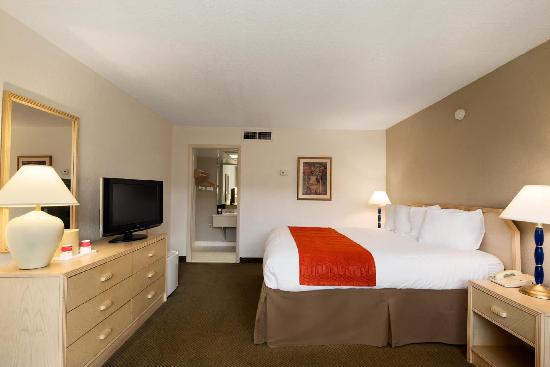 Ramada by Wyndham Kissimmee Gateway - Free Theme Park Shuttle gallery photo in Orlando, FL — image 91