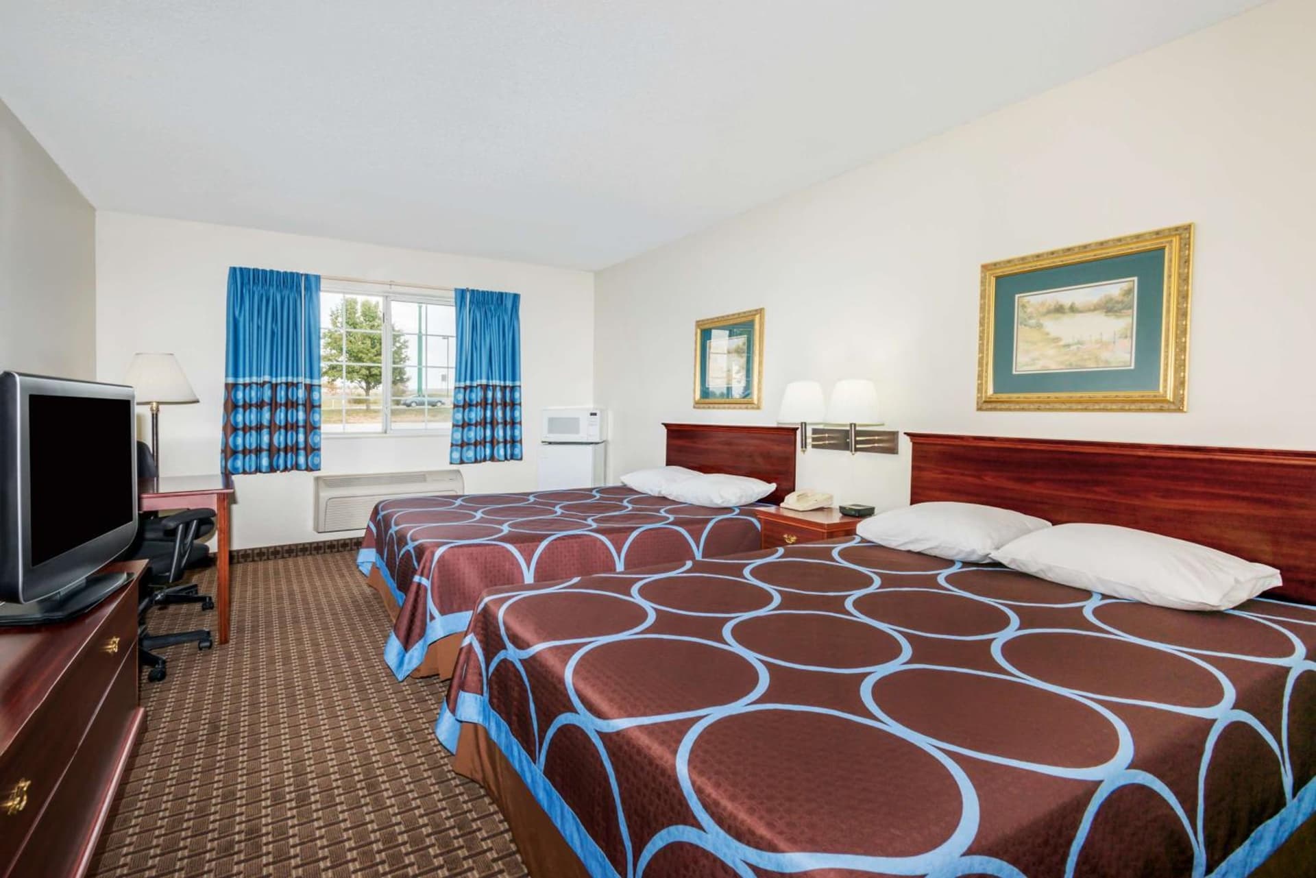 Super 8 by Wyndham Gardner property views in Gardner, KS — gallery photo 3