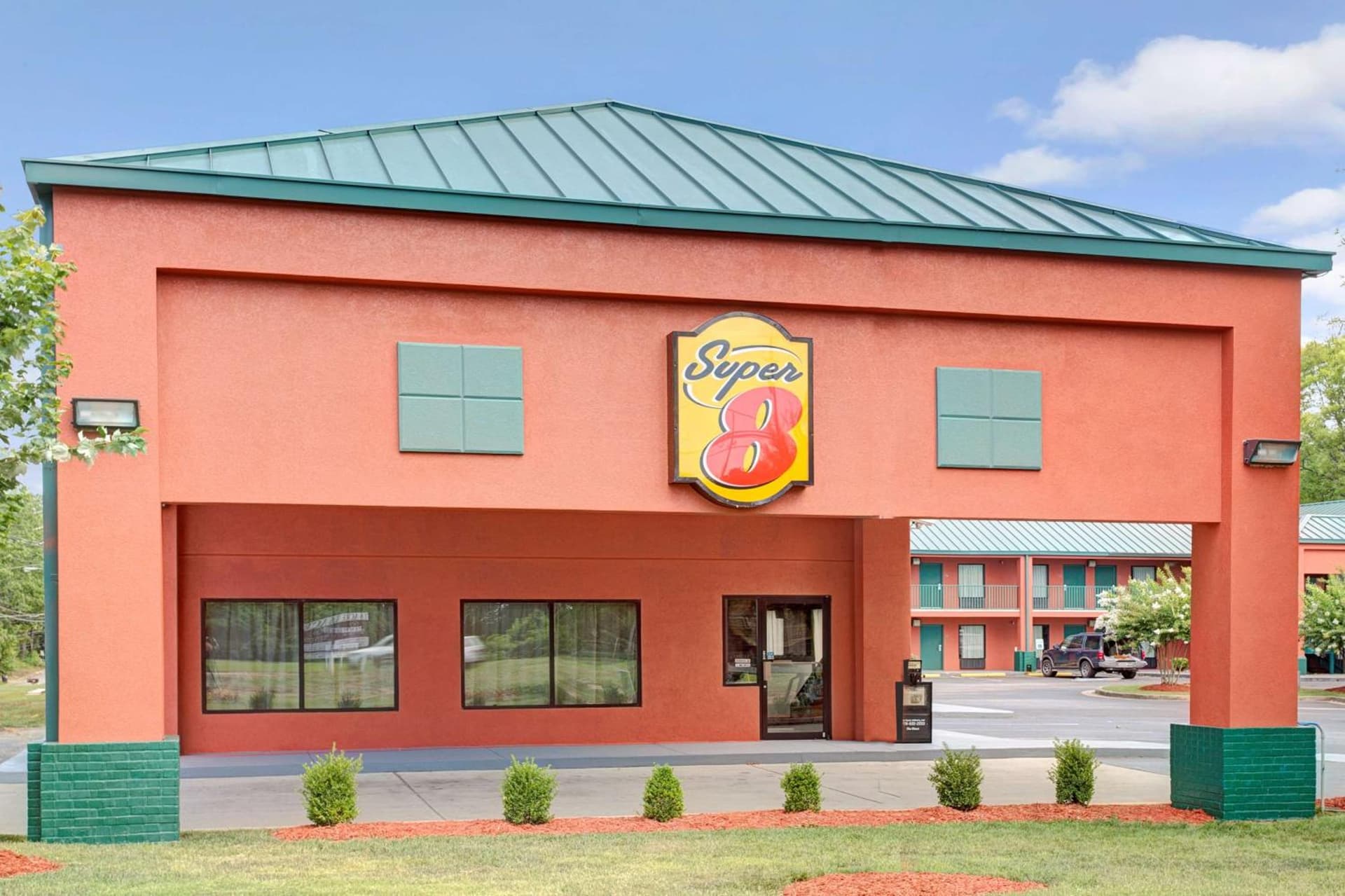 Super 8 by Wyndham Gainesville gallery photo in Gainesville, GA — image 12