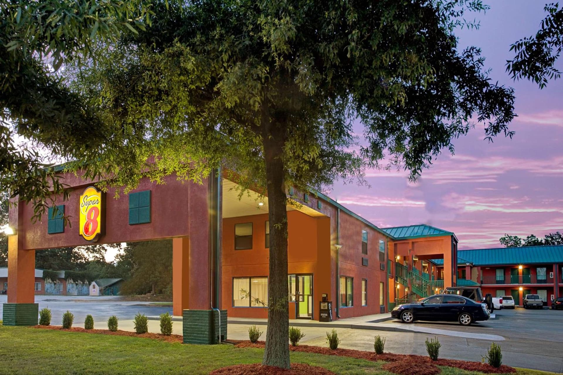 Super 8 by Wyndham Gainesville gallery photo in Gainesville, GA — image 18