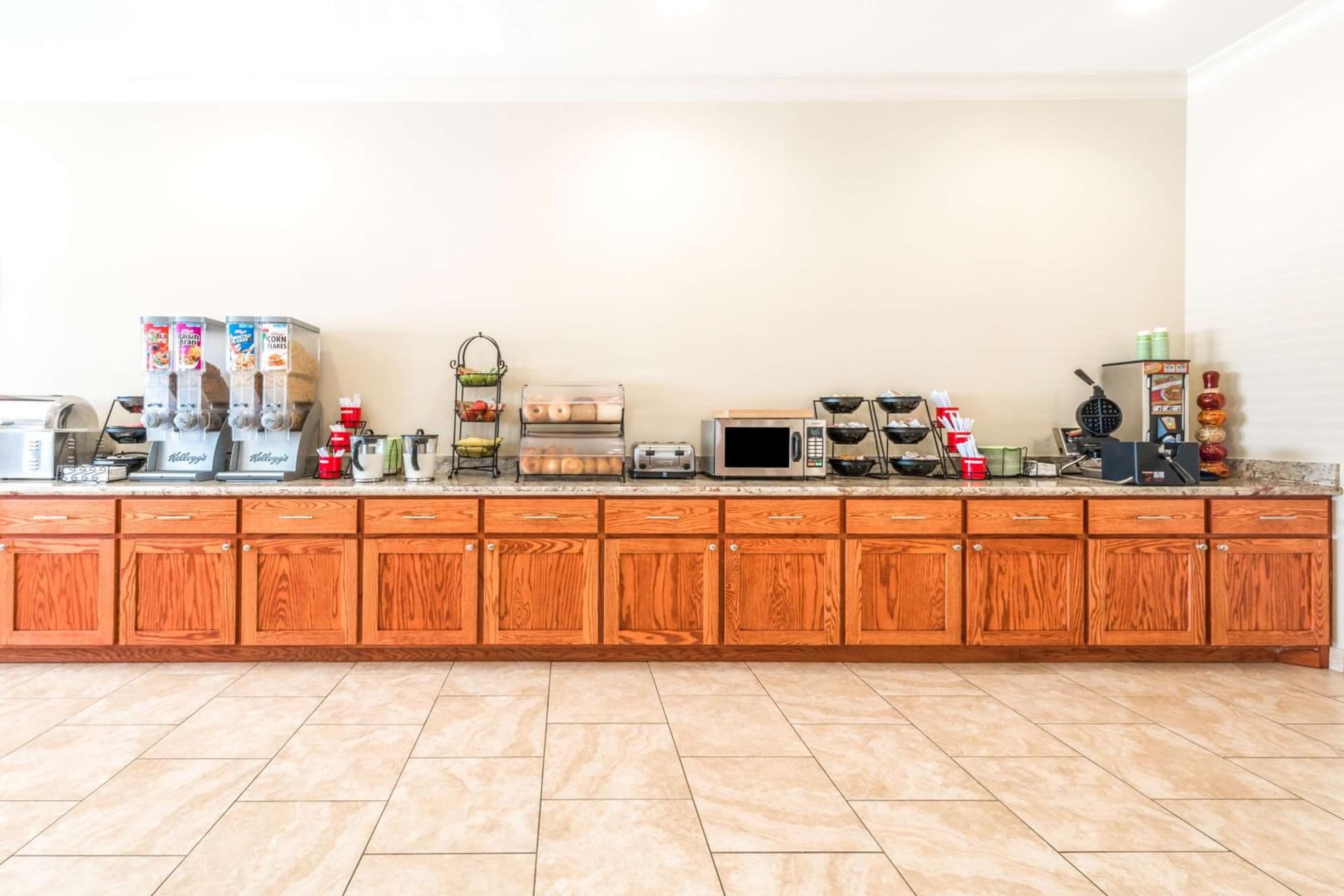 Ramada by Wyndham College Station gallery photo in College Station, TX — image 65