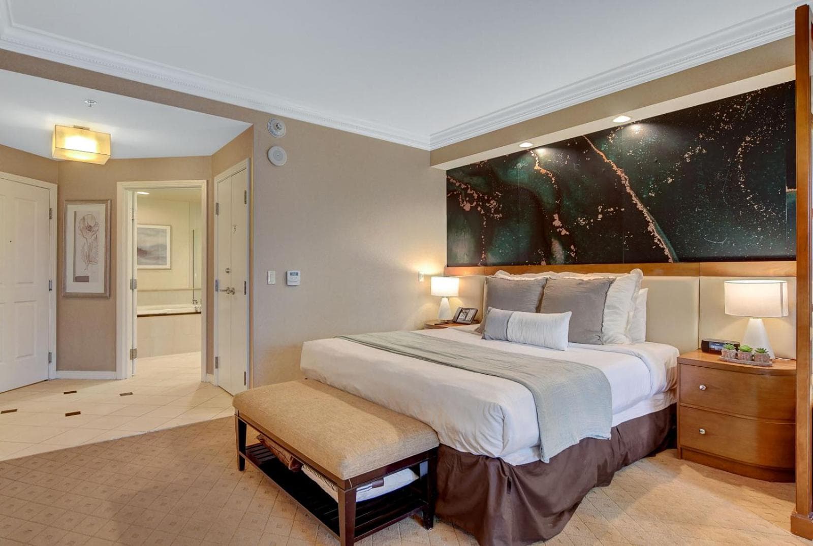Suite Hub LV HIGH floor Sphere view MGM Signature gallery photo in Paradise, NV — image 24