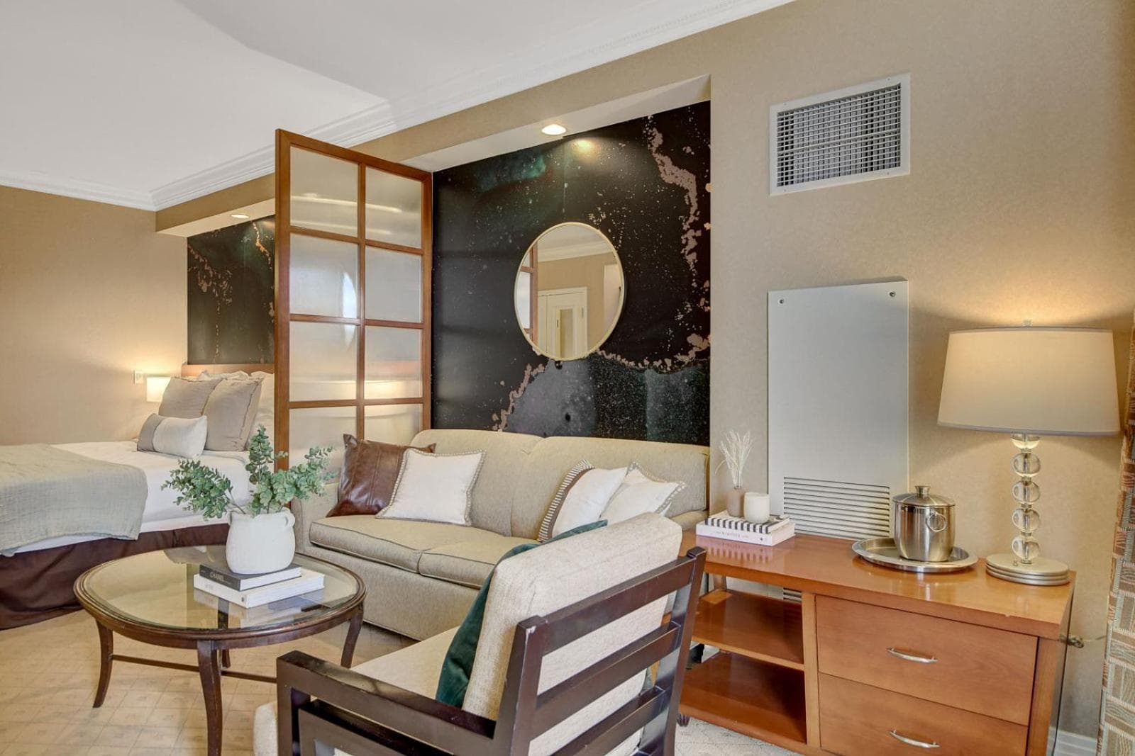 Suite Hub LV HIGH floor Sphere view MGM Signature gallery photo in Paradise, NV — image 45