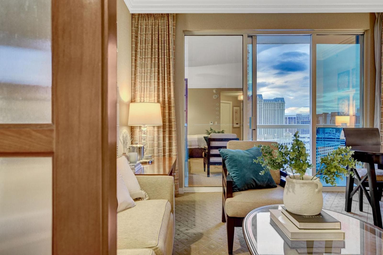 Suite Hub LV HIGH floor Sphere view MGM Signature gallery photo in Paradise, NV — image 59