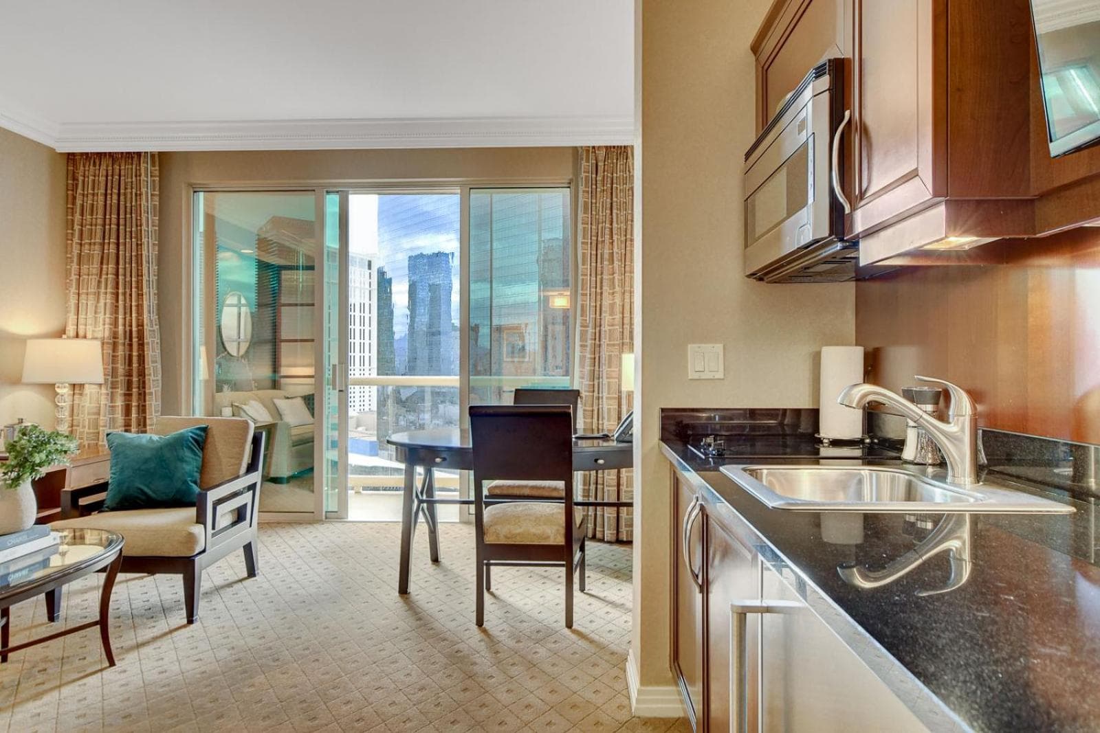 Suite Hub LV HIGH floor Sphere view MGM Signature gallery photo in Paradise, NV — image 94