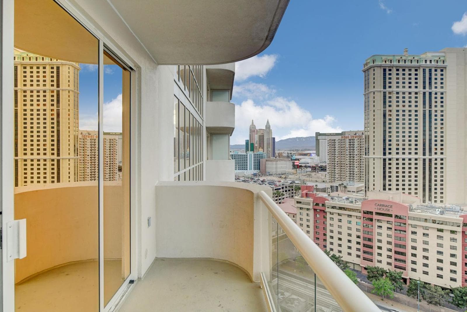 Suite Hub LV HIGH floor Sphere view MGM Signature gallery photo in Paradise, NV — image 77