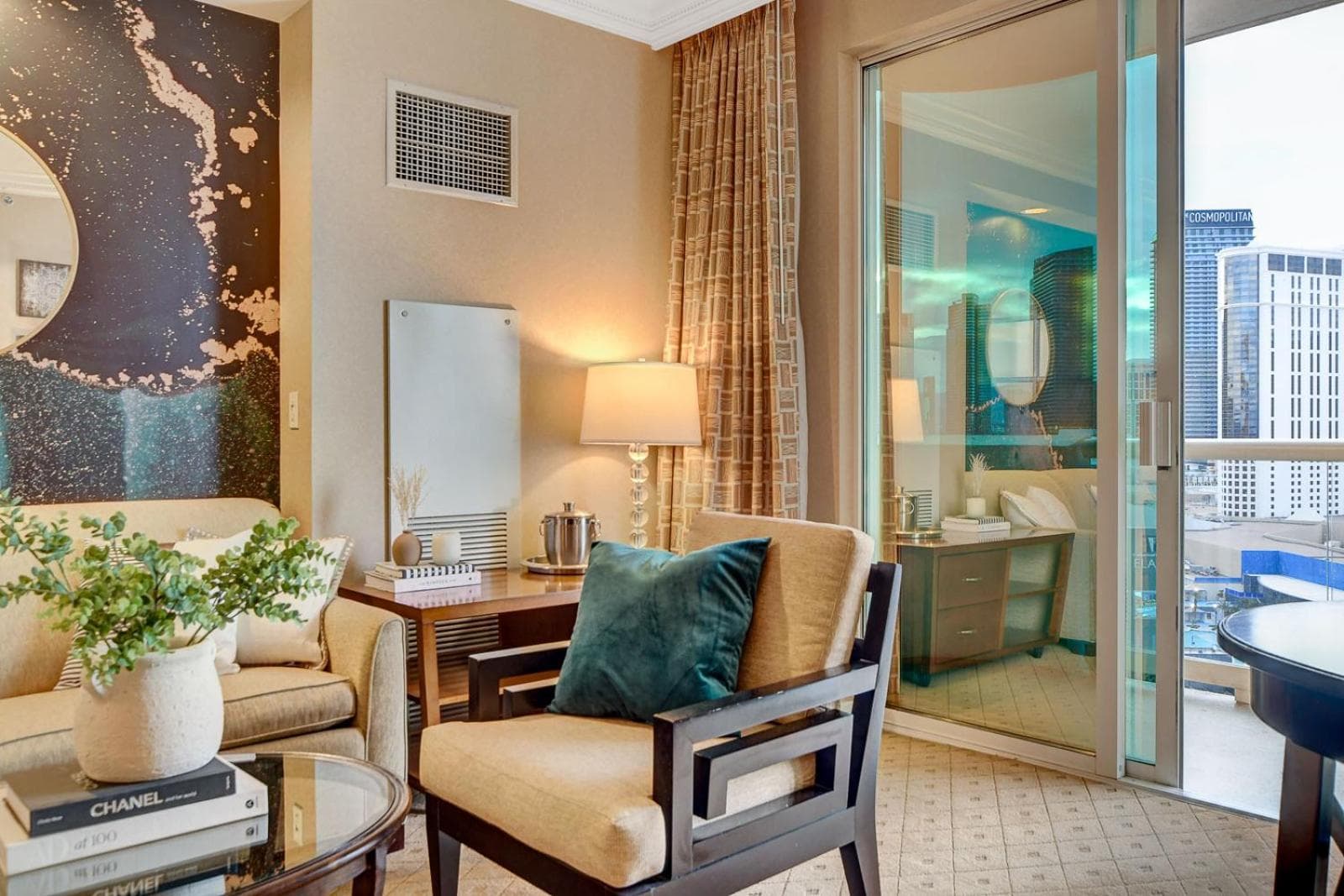 Suite Hub LV HIGH floor Sphere view MGM Signature gallery photo in Paradise, NV — image 23
