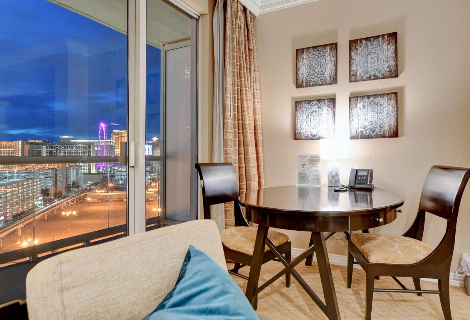 Suite Hub LV HIGH floor Sphere view MGM Signature gallery photo in Paradise, NV — image 35