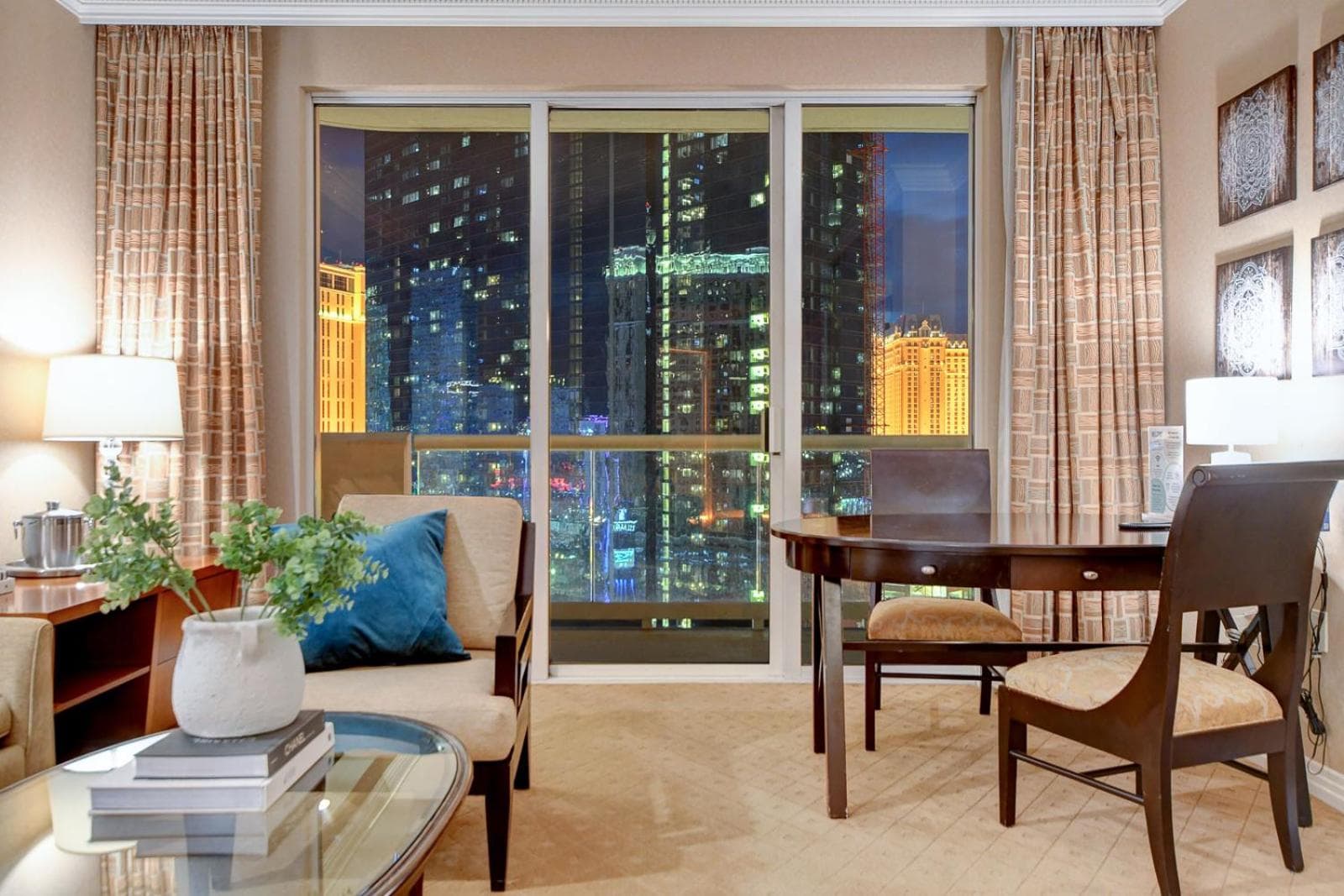 Suite Hub LV HIGH floor Sphere view MGM Signature gallery photo in Paradise, NV — image 21