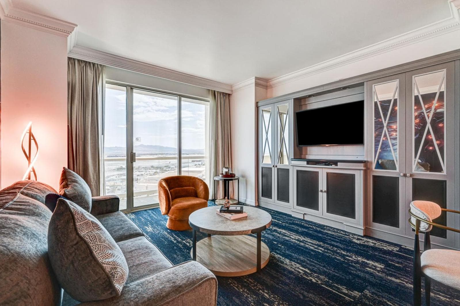 Suite Hub LV HIGH floor Sphere view MGM Signature gallery photo in Paradise, NV — image 28