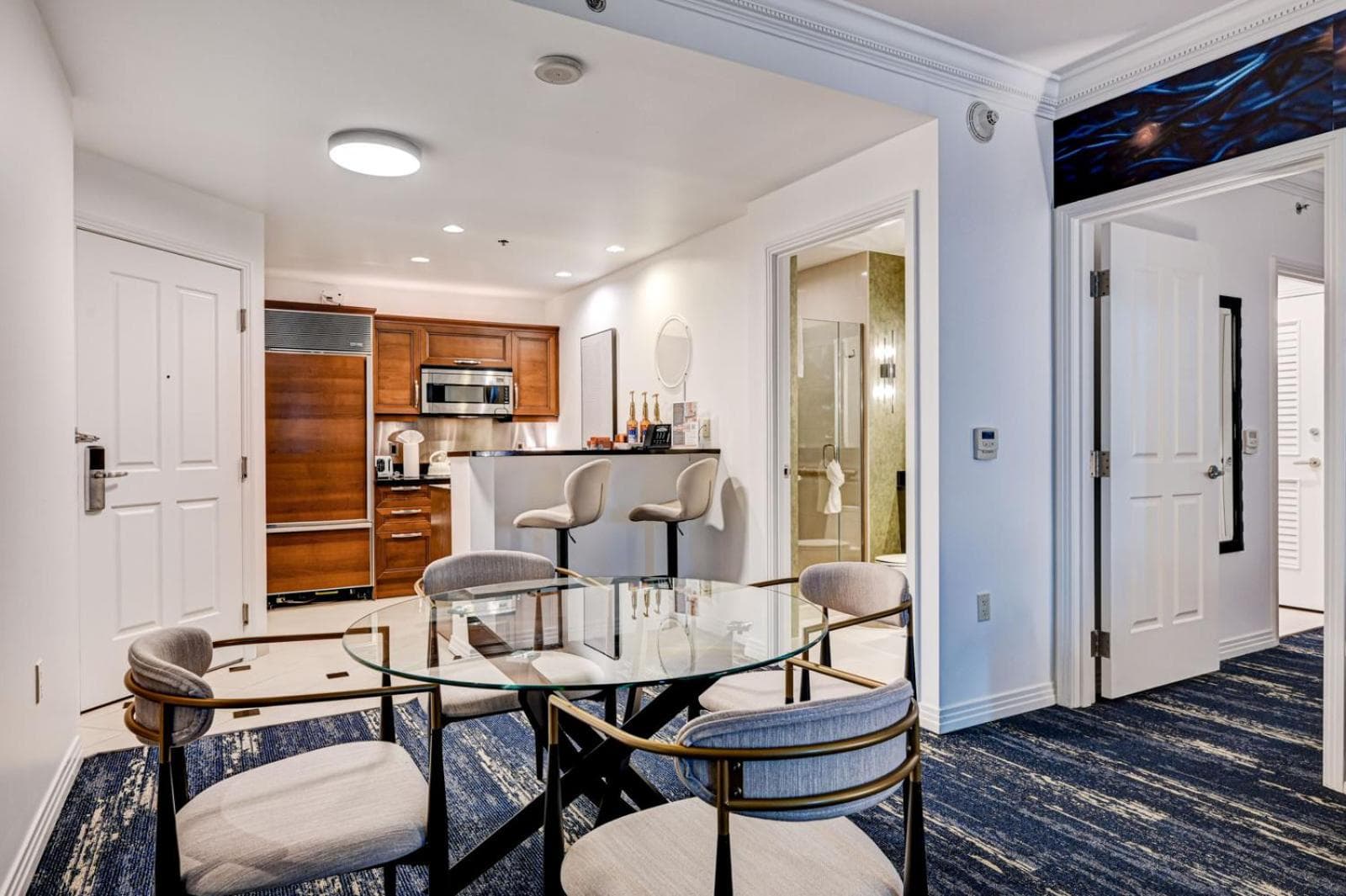 Suite Hub LV HIGH floor Sphere view MGM Signature gallery photo in Paradise, NV — image 39