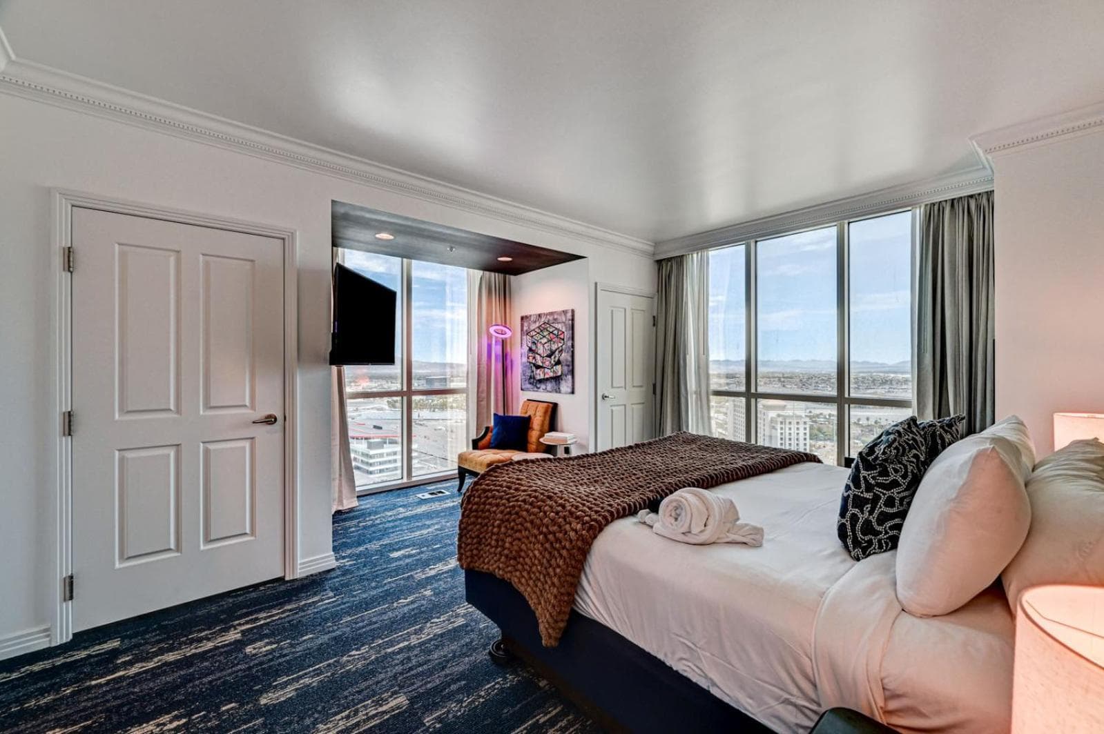 Suite Hub LV HIGH floor Sphere view MGM Signature gallery photo in Paradise, NV — image 41