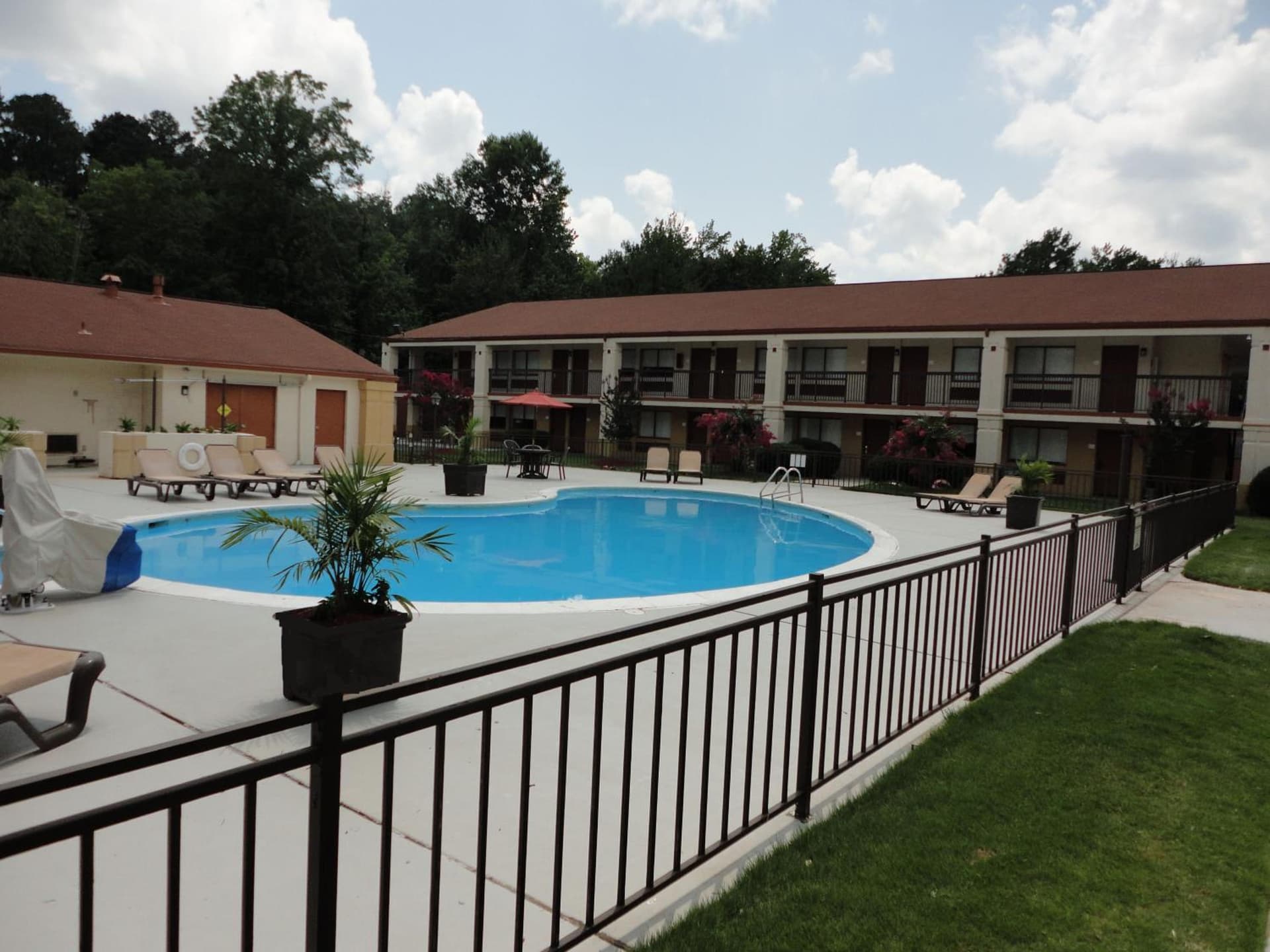 Ramada by Wyndham Tuscaloosa gallery photo in Tuscaloosa, AL — image 58
