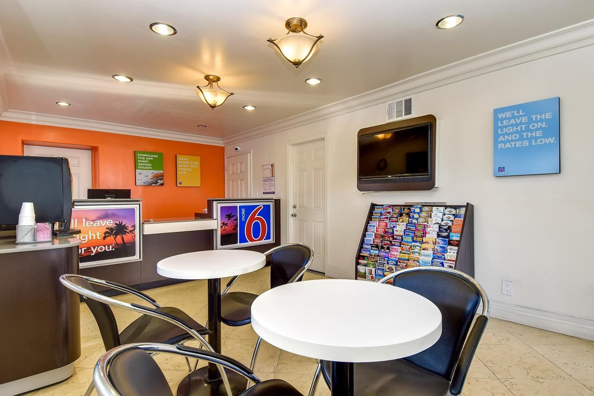 Motel 6 Garden Grove property views in Anaheim, CA — gallery photo 3