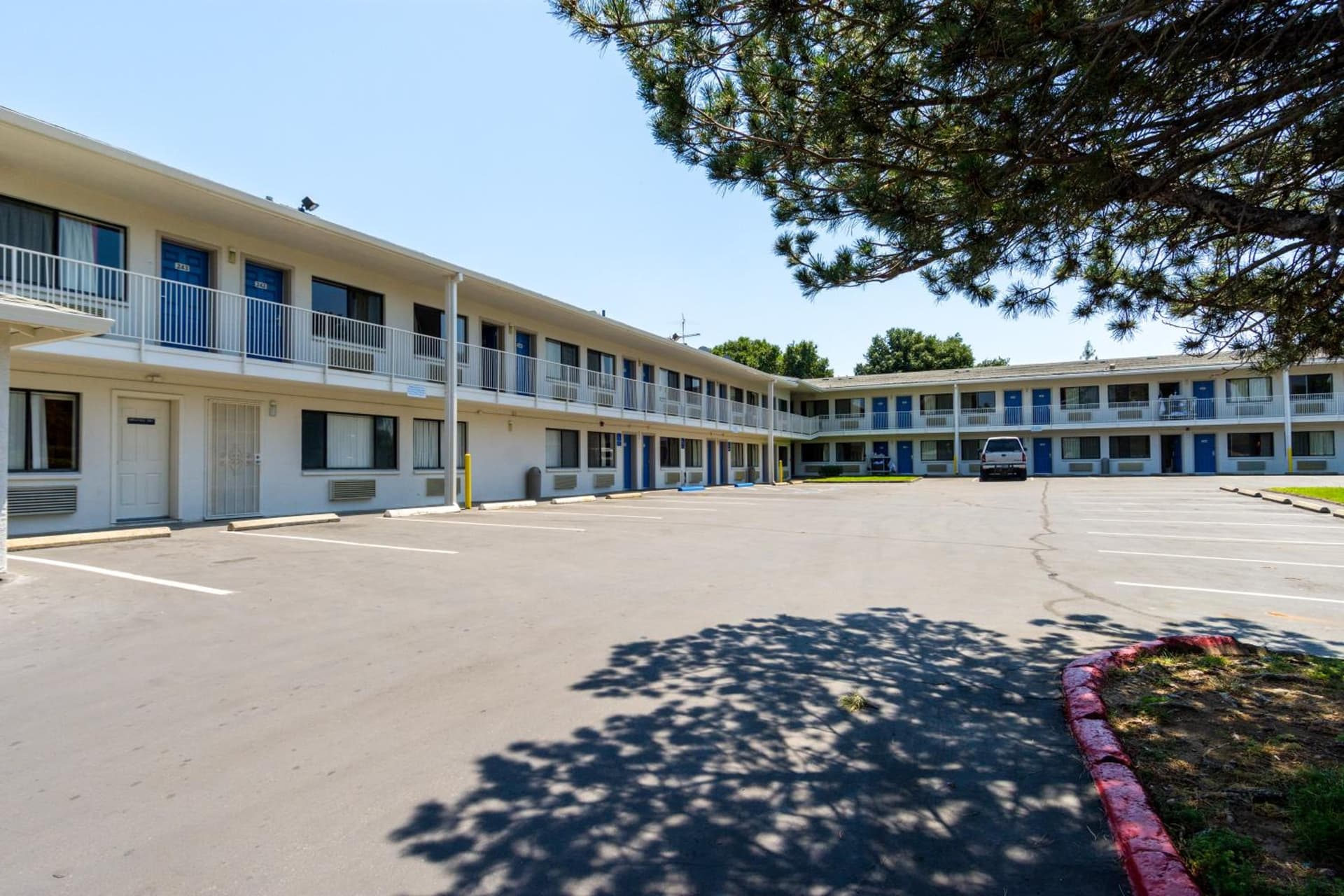 Motel 6-Redding, CA - Central gallery photo in Redding, CA — image 11