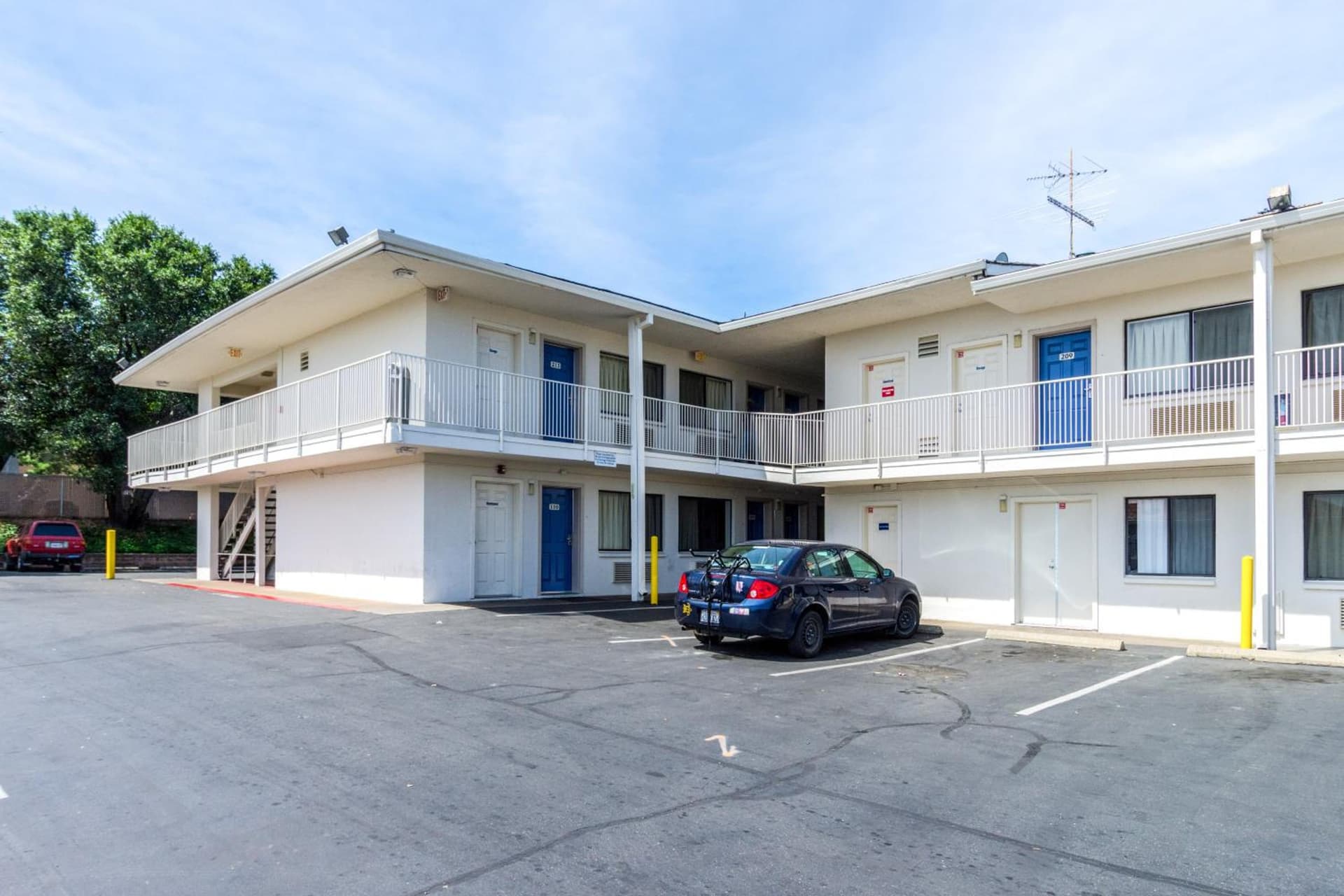Motel 6-Redding, CA - Central gallery photo in Redding, CA — image 56