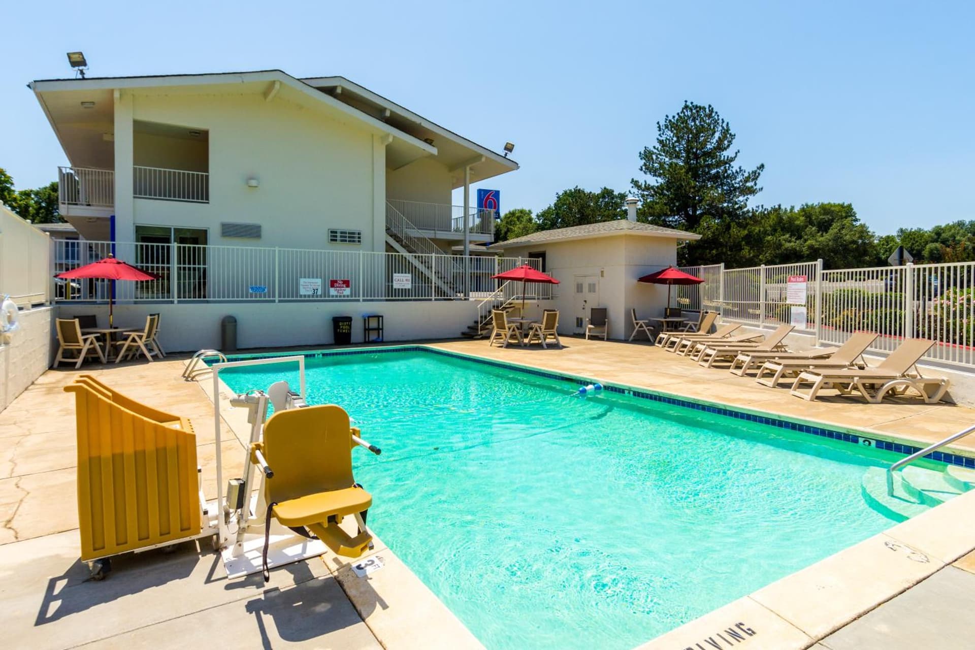 Motel 6-Redding, CA - Central gallery photo in Redding, CA — image 13