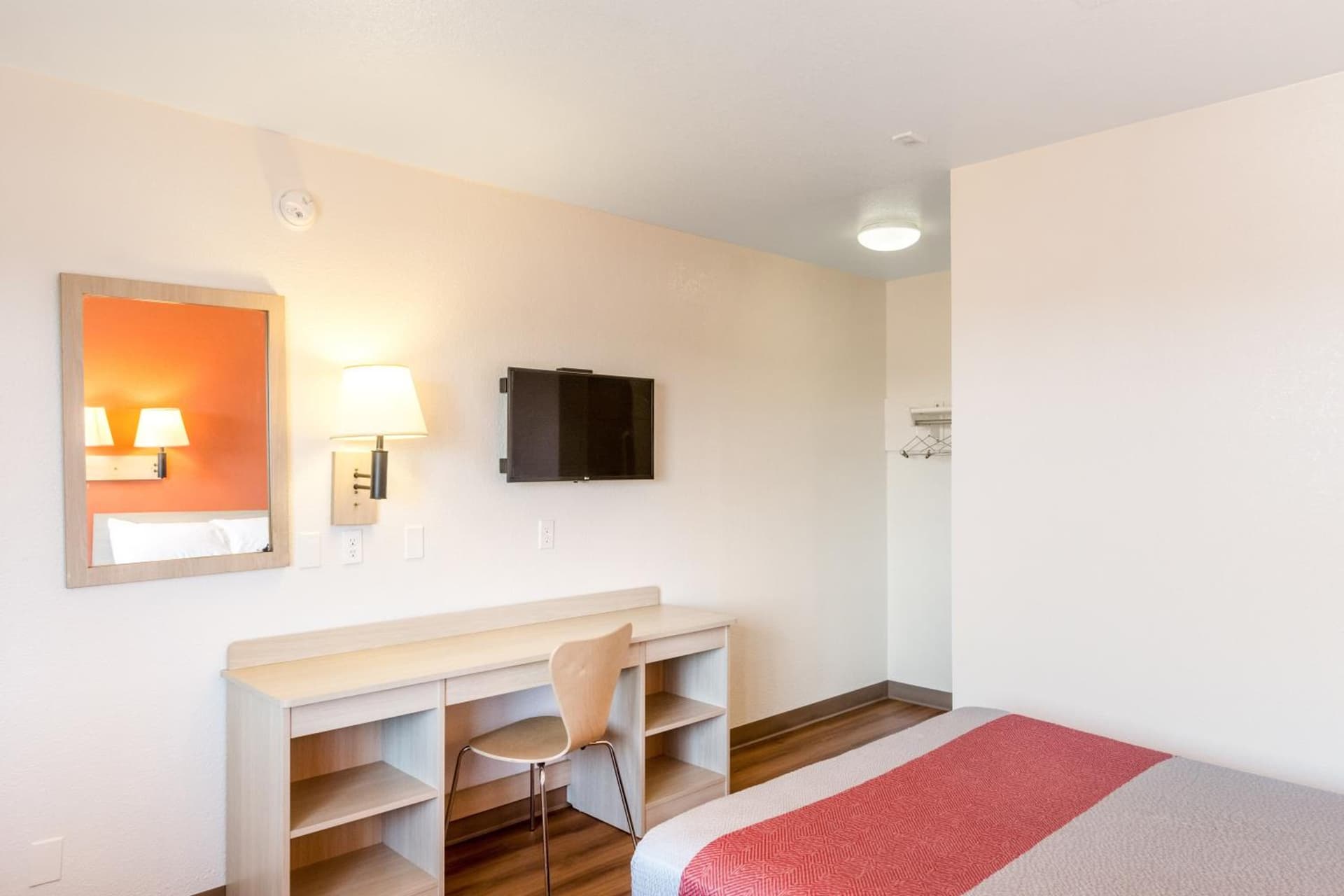 Motel 6-Redding, CA - Central gallery photo in Redding, CA — image 4