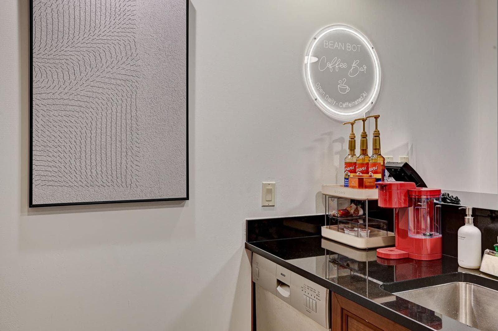 Suite Hub LV HIGH floor Sphere view MGM Signature gallery photo in Paradise, NV — image 40