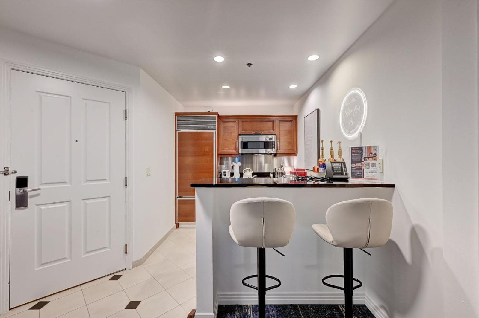 Suite Hub LV HIGH floor Sphere view MGM Signature gallery photo in Paradise, NV — image 8
