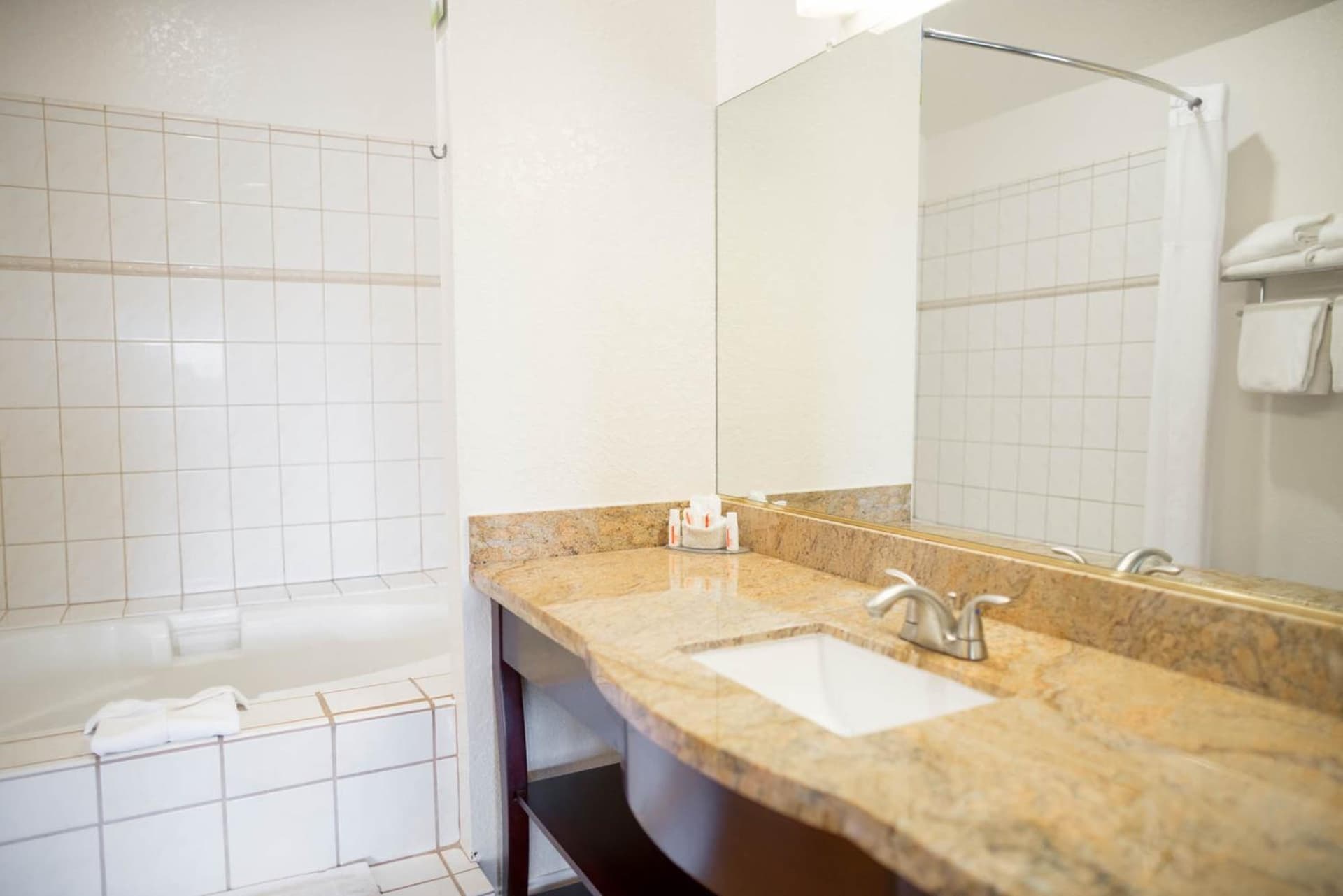 Hotel Solares gallery photo in Santa Cruz, CA — image 82